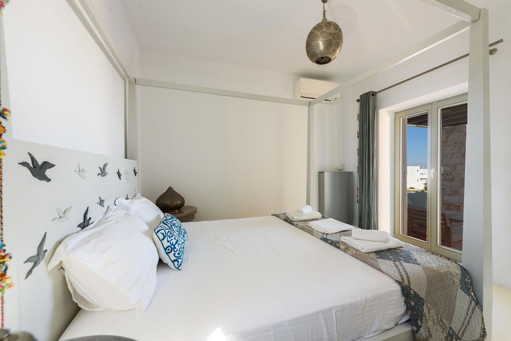 Seaside With Hot Tub, Vineyard, Shared Pool And View * Parikia (Paros)