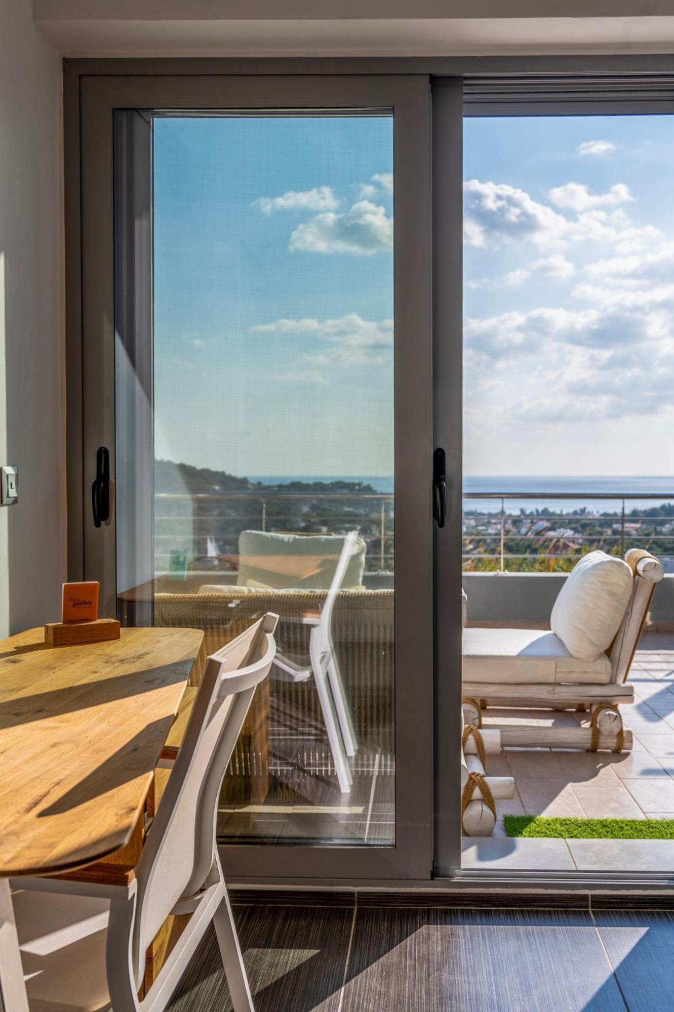 Azzura With Sea View & Private Pool At Athens Riviera Apartment Agia Marina (Attica)