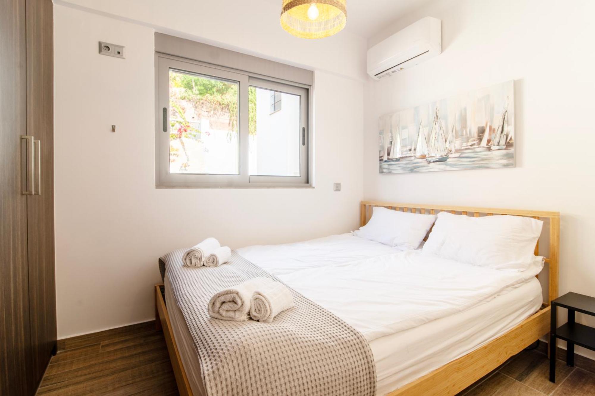 Apartment Azzura With Sea View & Private Pool At Athens Riviera Agia Marina (Attica)