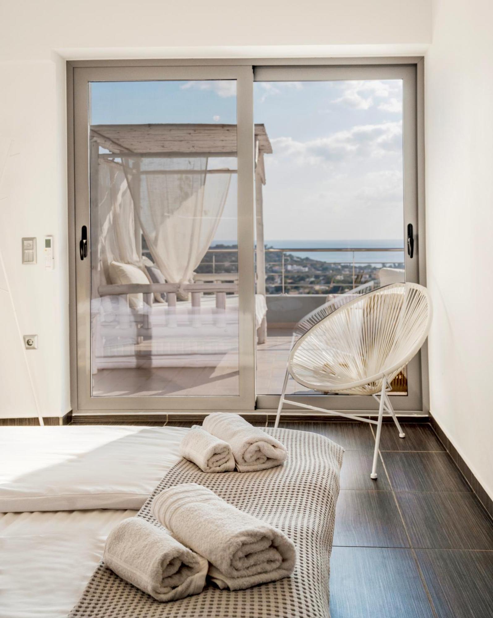 Azzura With Sea View & Private Pool At Athens Riviera Apartment