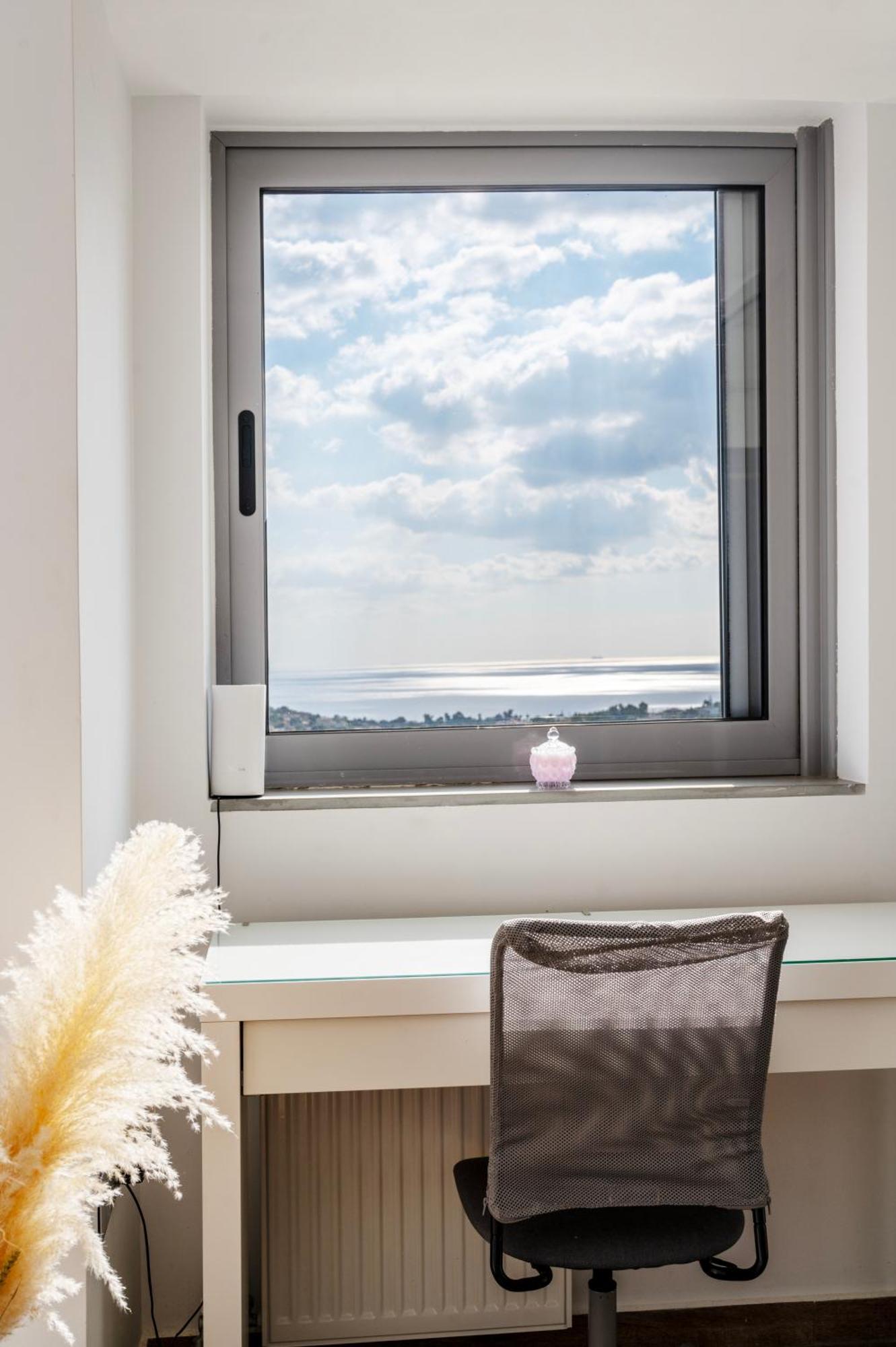 Azzura With Sea View & Private Pool At Athens Riviera Apartment Agia Marina (Attica)