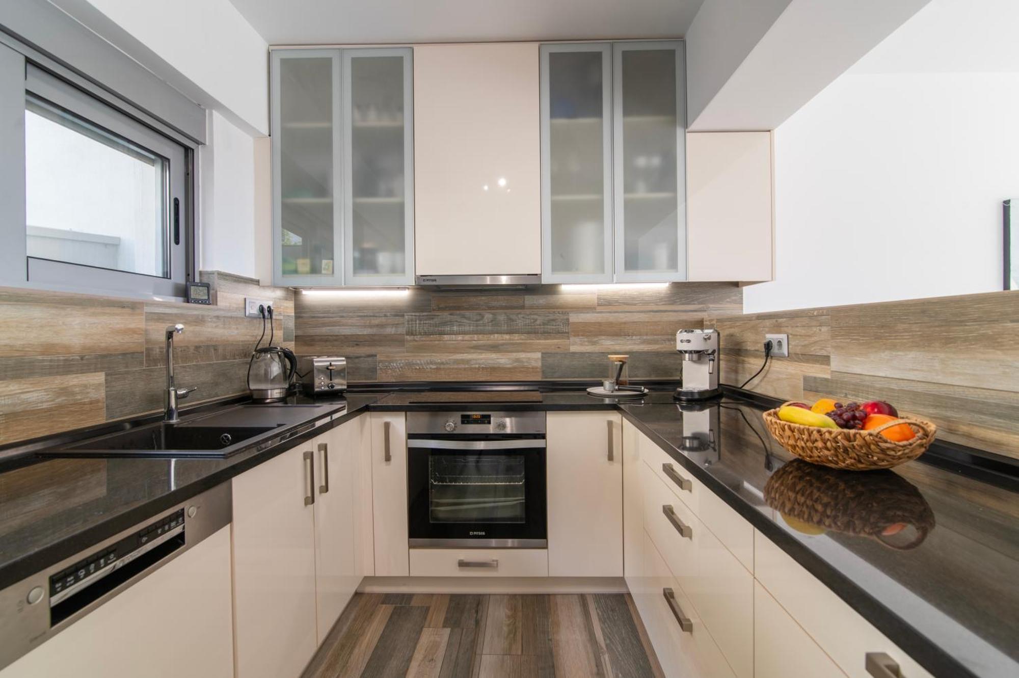Azzura With Sea View & Private Pool At Athens Riviera Apartment