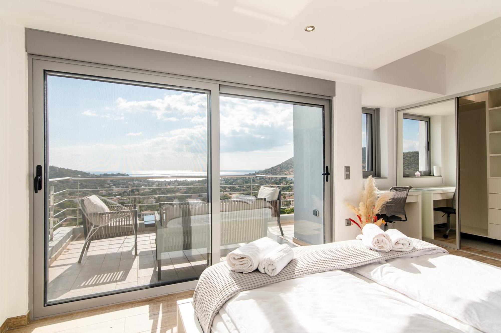 Azzura With Sea View & Private Pool At Athens Riviera