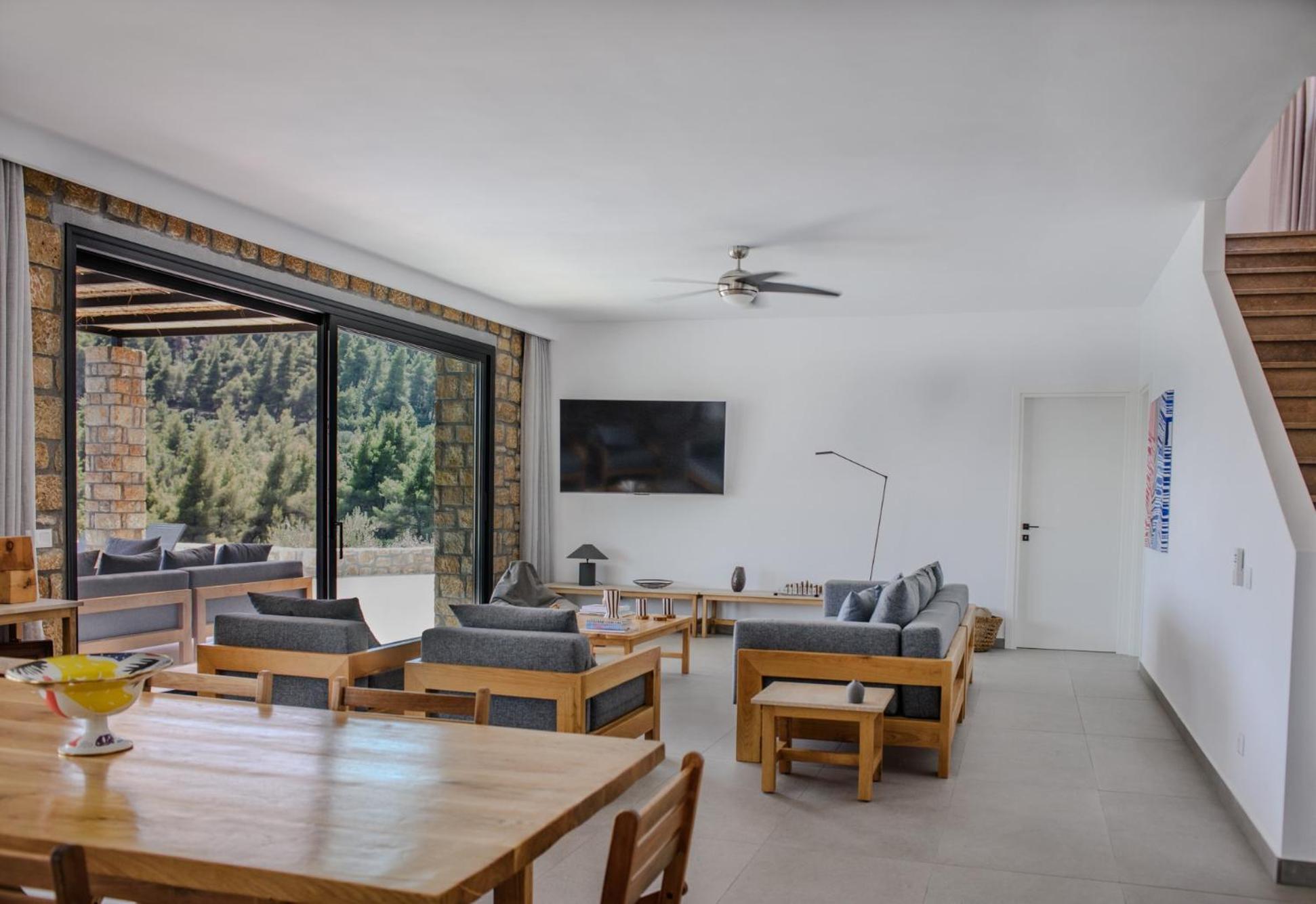 The Mavrolitharo Apartment *