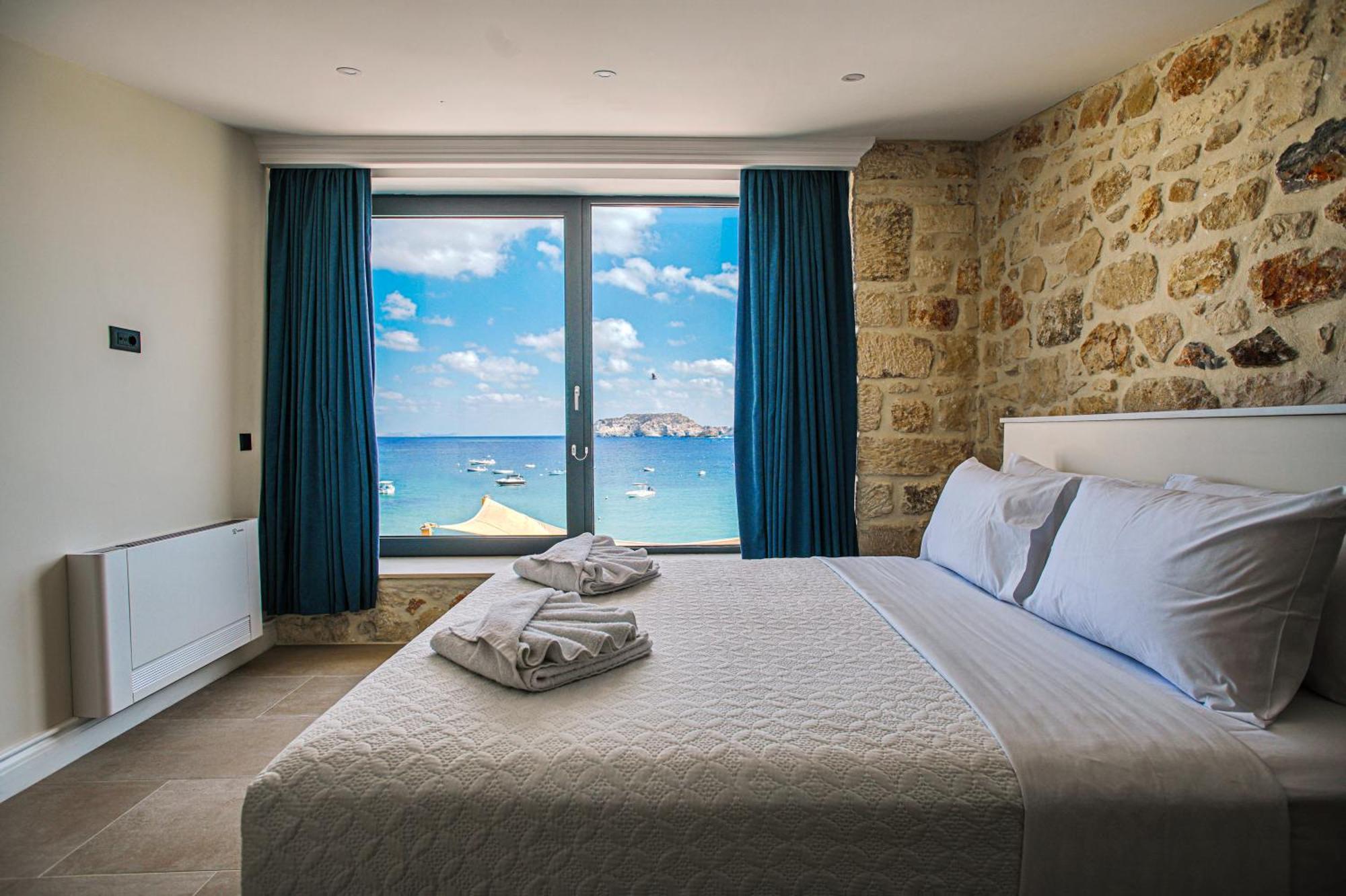 Villa Theasis Beachfront With Terrace Seconds From The By Hospi *