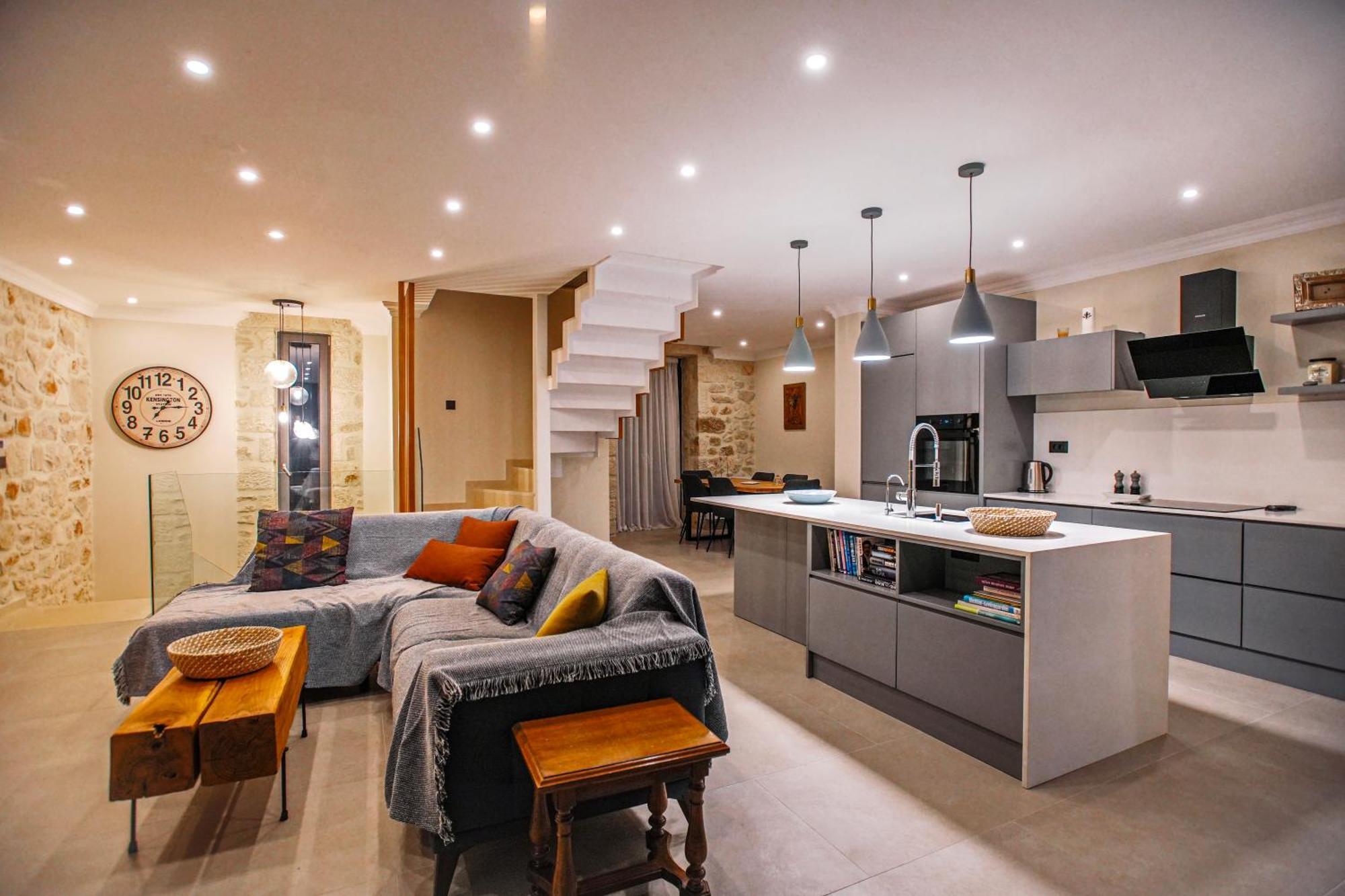 Theasis Beachfront With Terrace Seconds From The By Hospi *