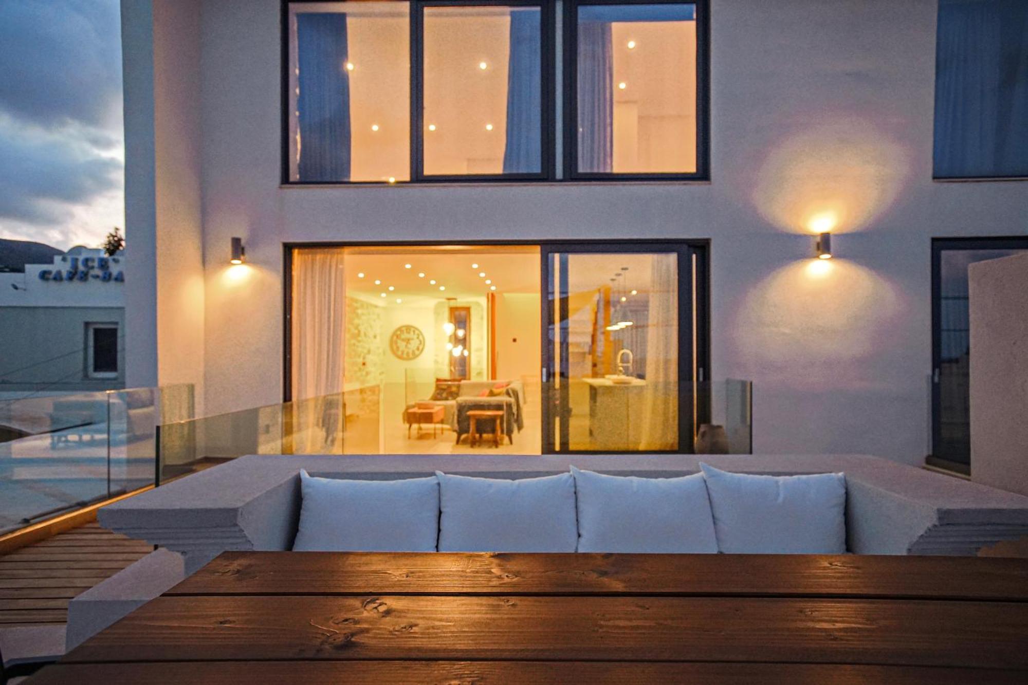 Theasis Beachfront With Terrace Seconds From The By Hospi Agia Pelagia (Crete)