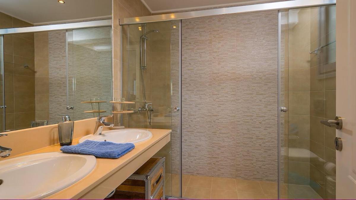 Olga With Private Pool Villa