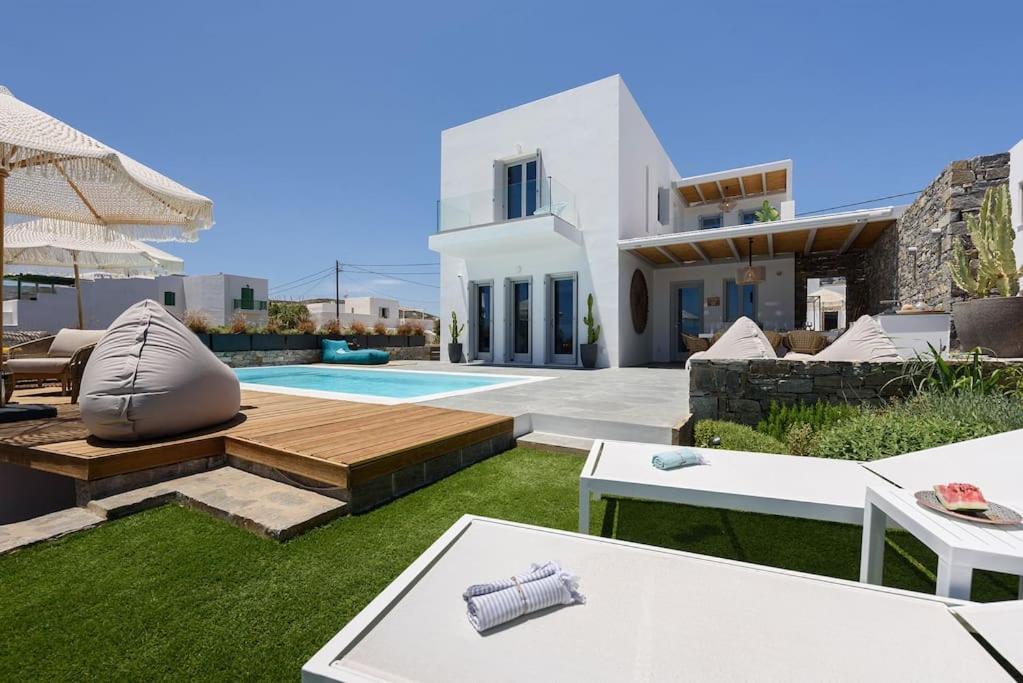 Black Pearl - Sea Front Villa Ambelas