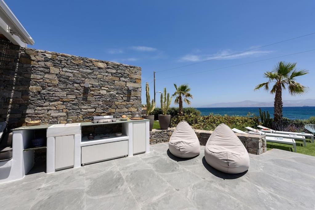Black Pearl - Sea Front Villa