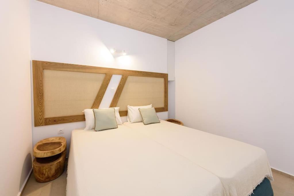 Villa Black Pearl - Sea Front Ambelas
