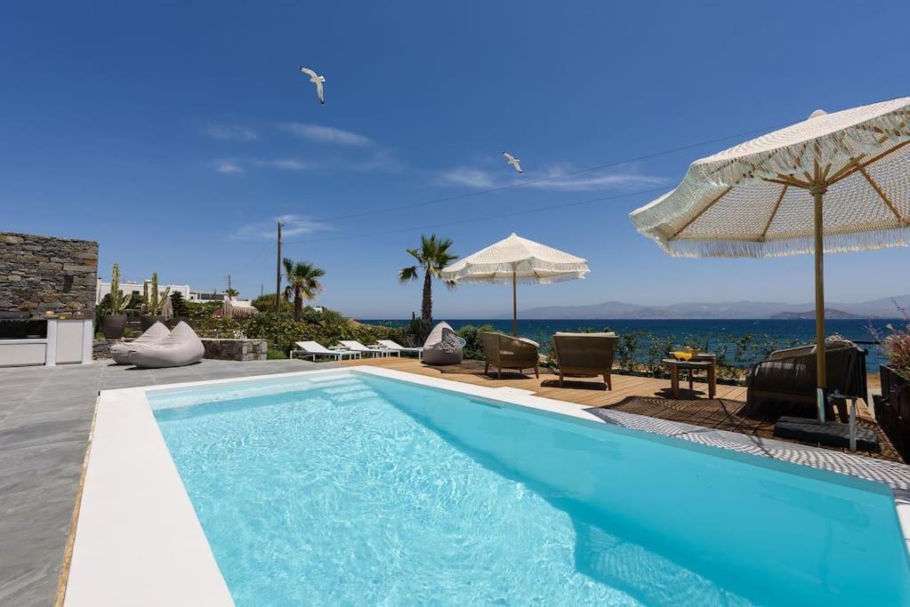 Black Pearl - Sea Front Villa *