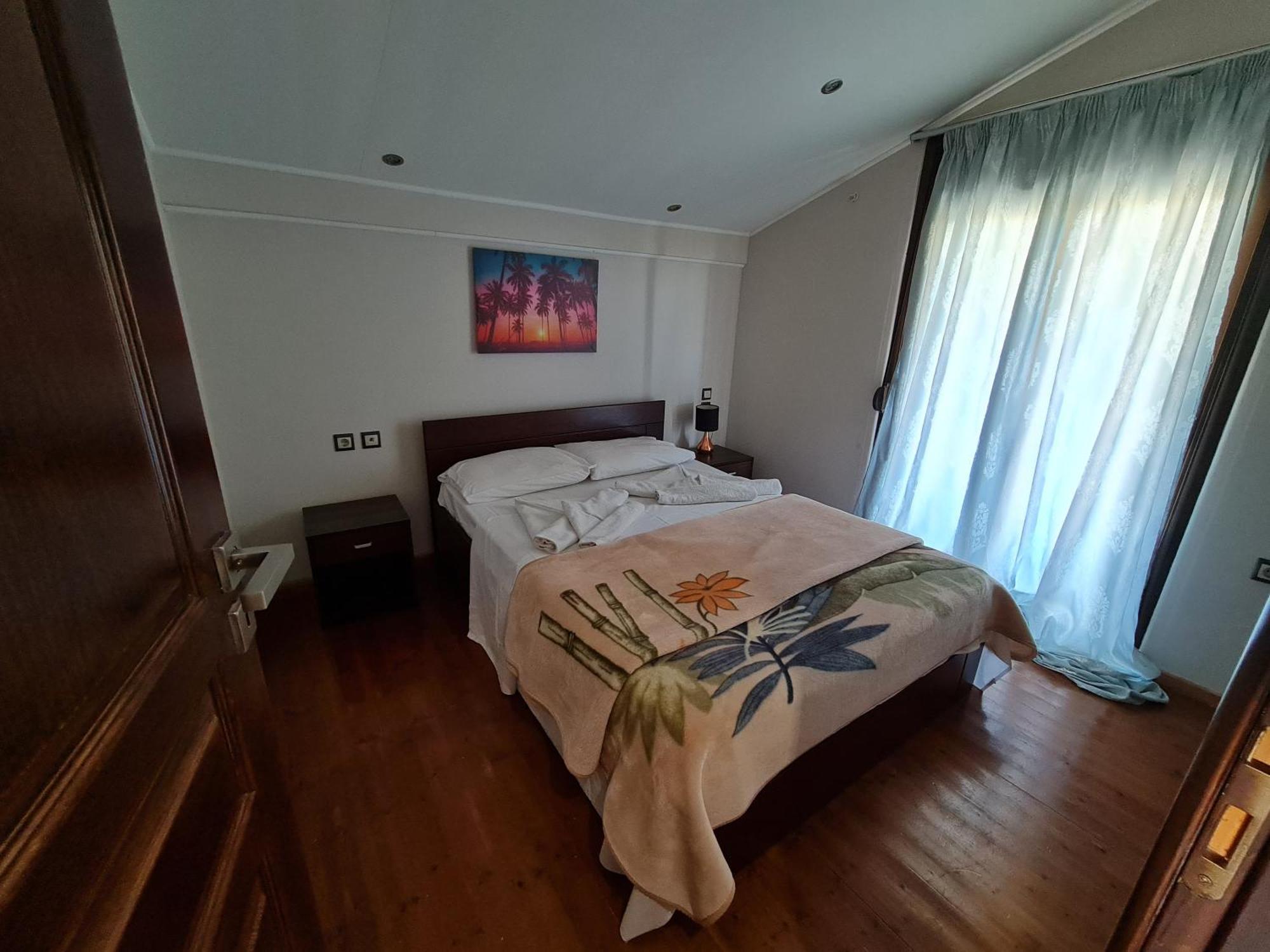 Akis House