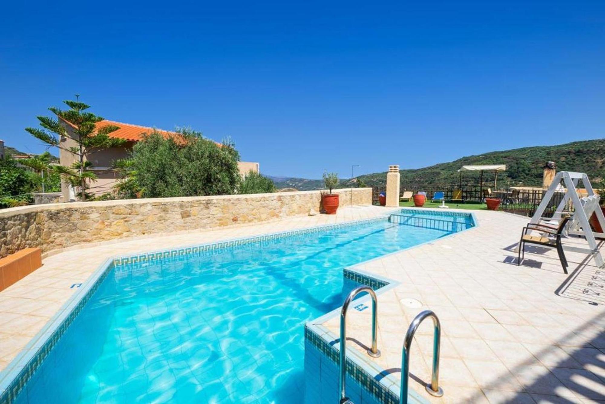 Countryside 2 With Shared Swimming Pool Chania (Crete)