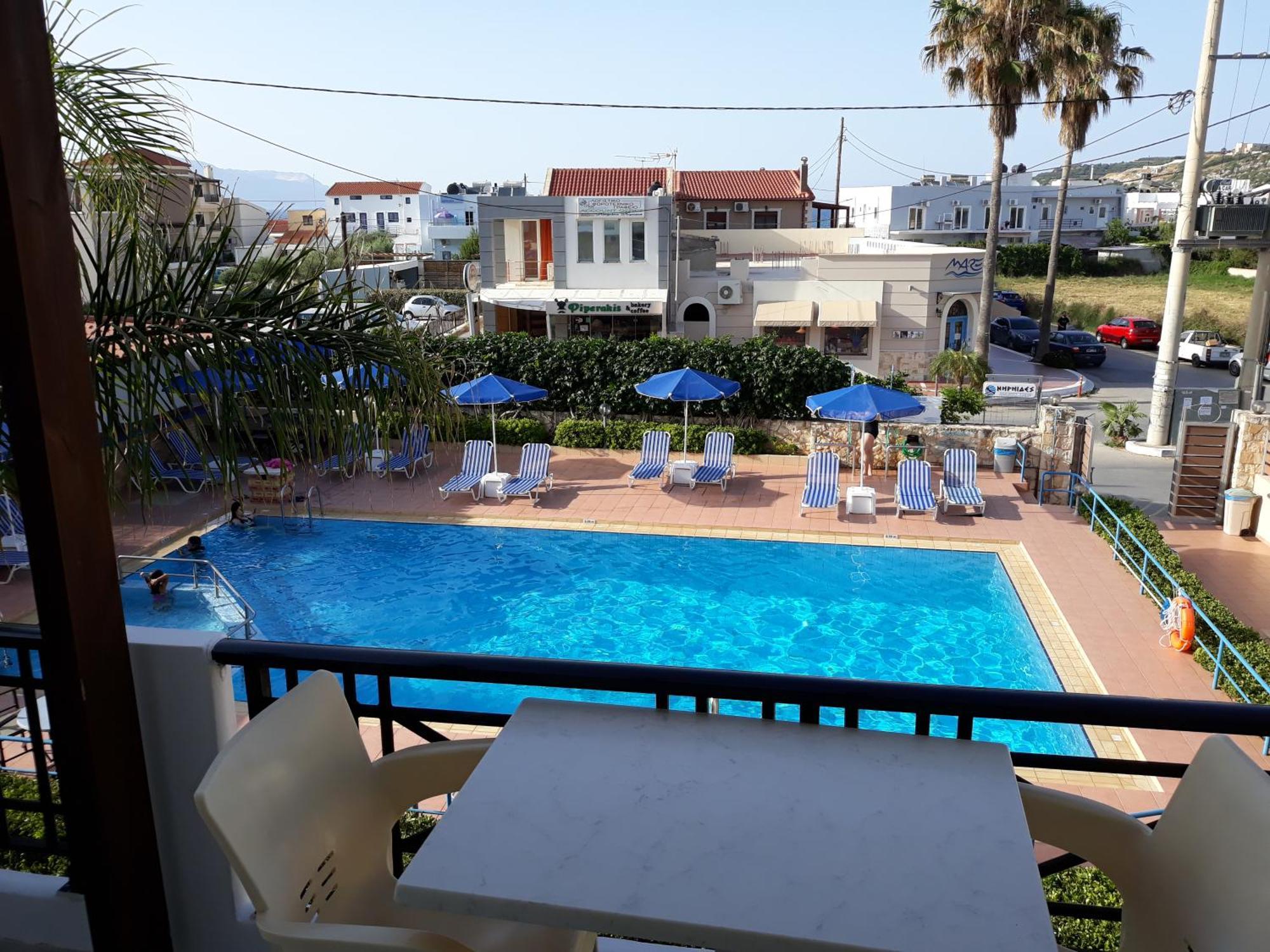 Niriides Aparthotel
