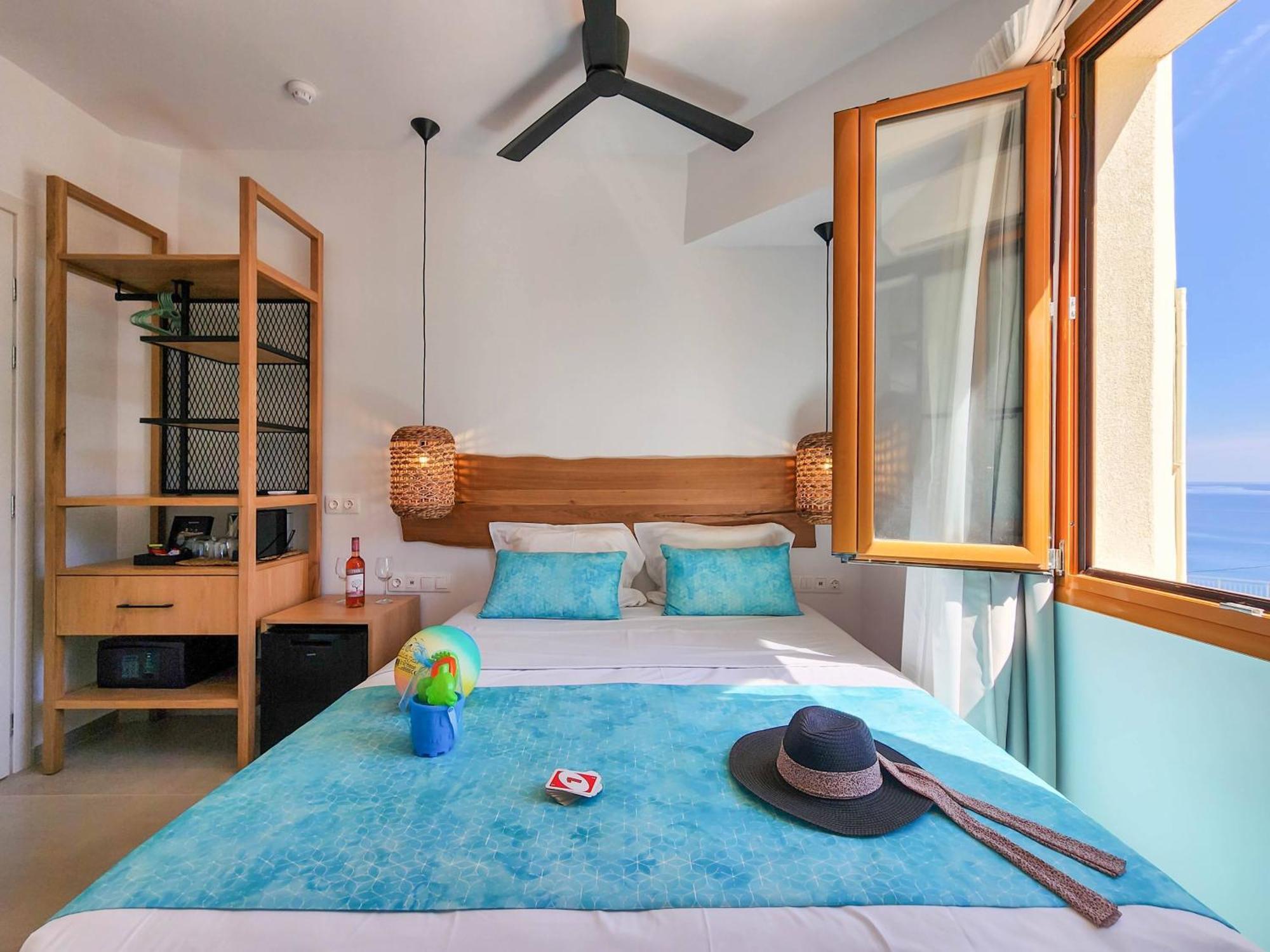 Zoe Boutique Hotel 3*