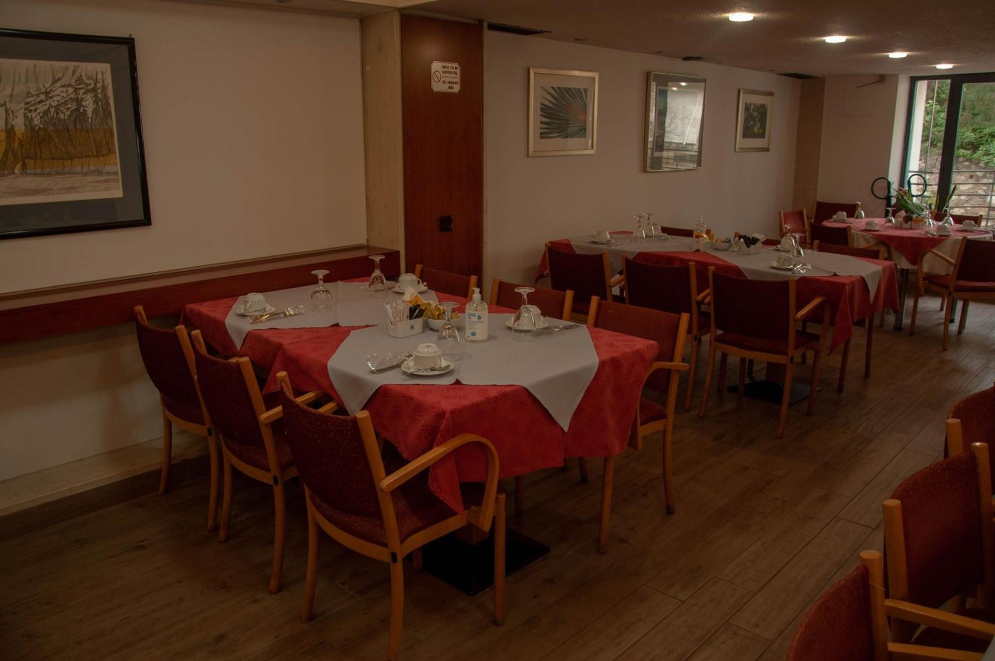 Hotel Samaras 3*