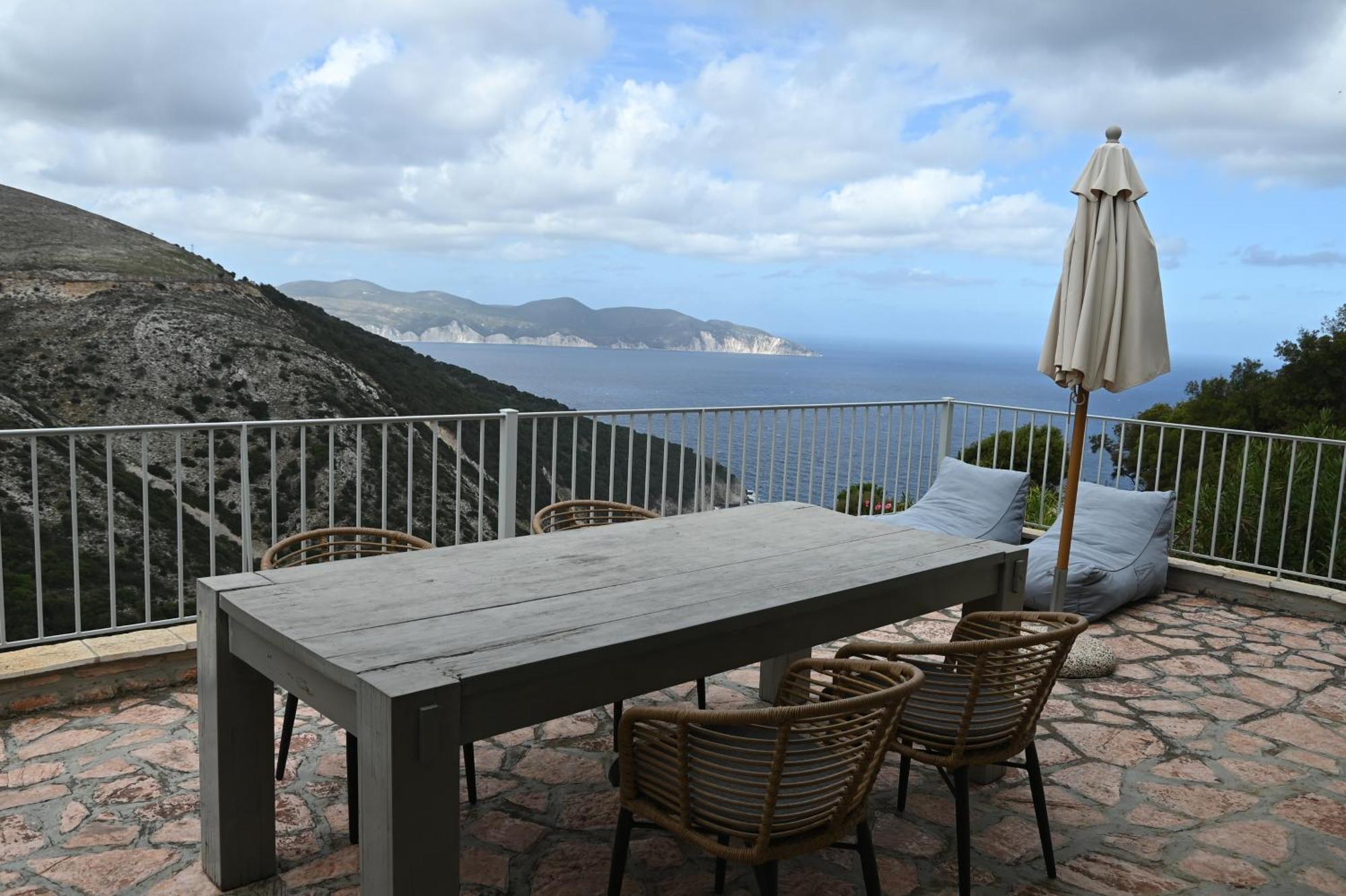 Myrtos Bay Apartment Anomeria
