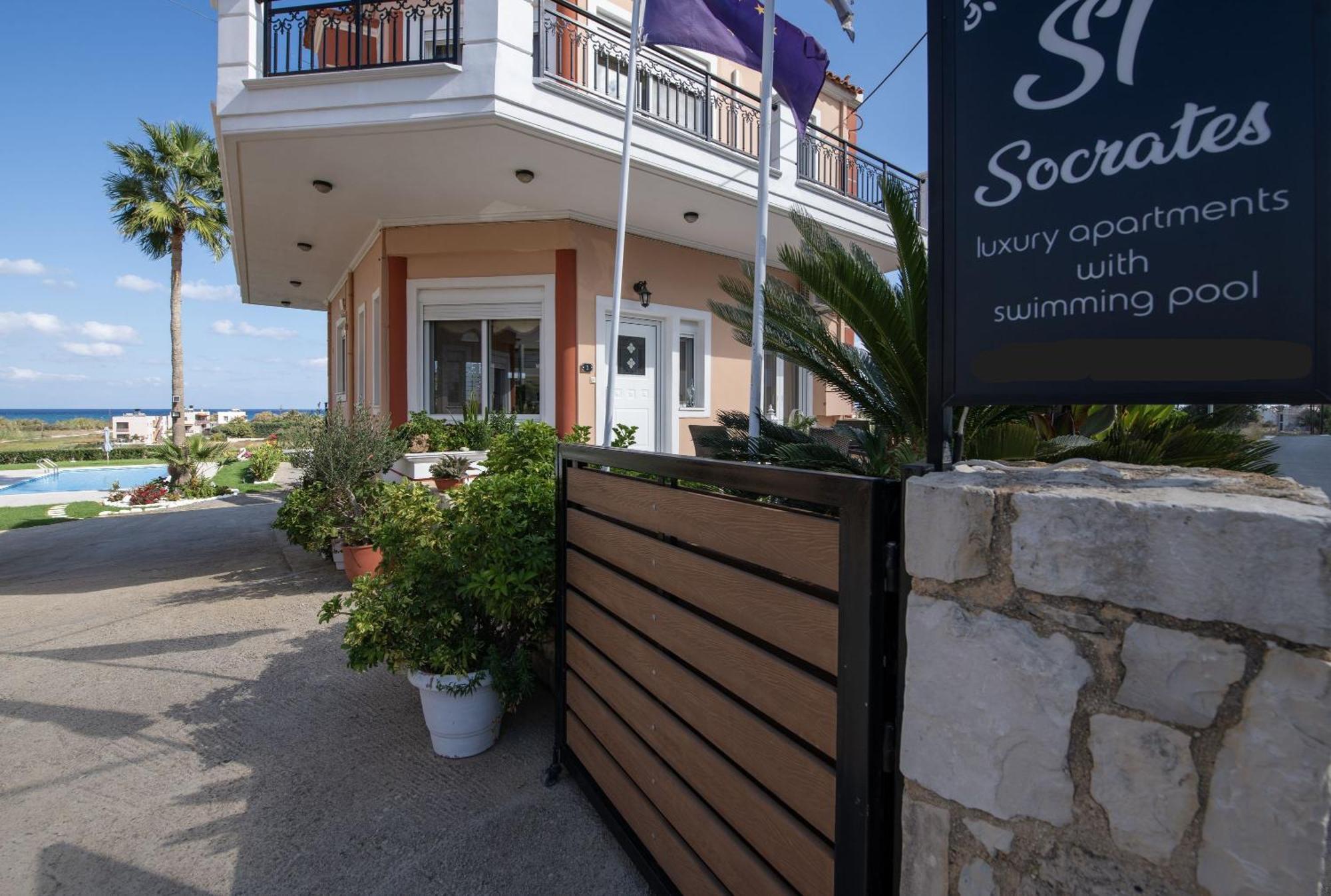 Socrate's Apartment's With Share Pool Apartment *