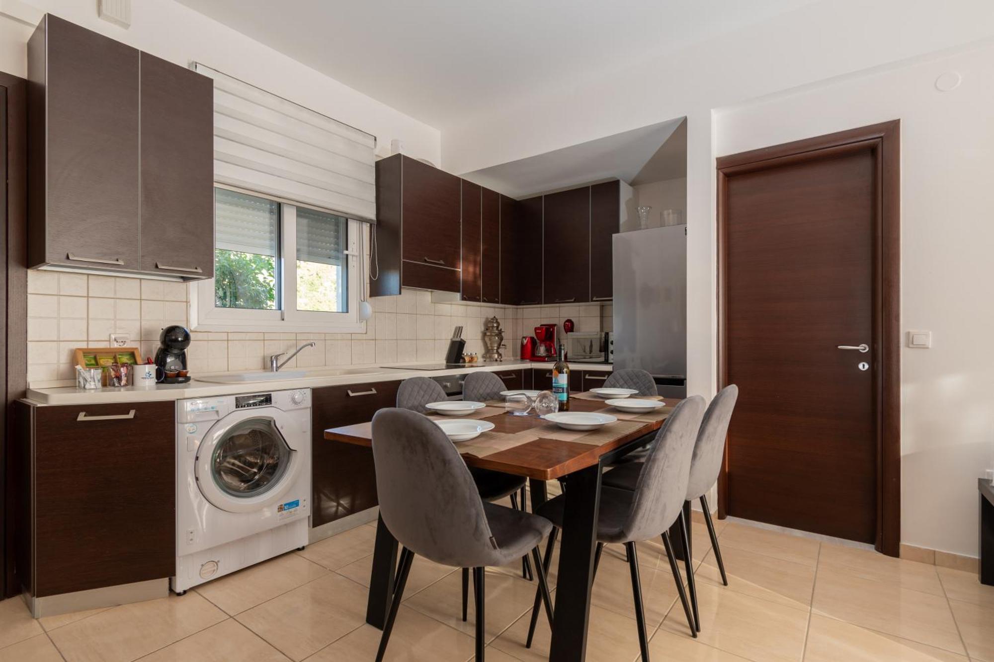 Crystal House Apartment *