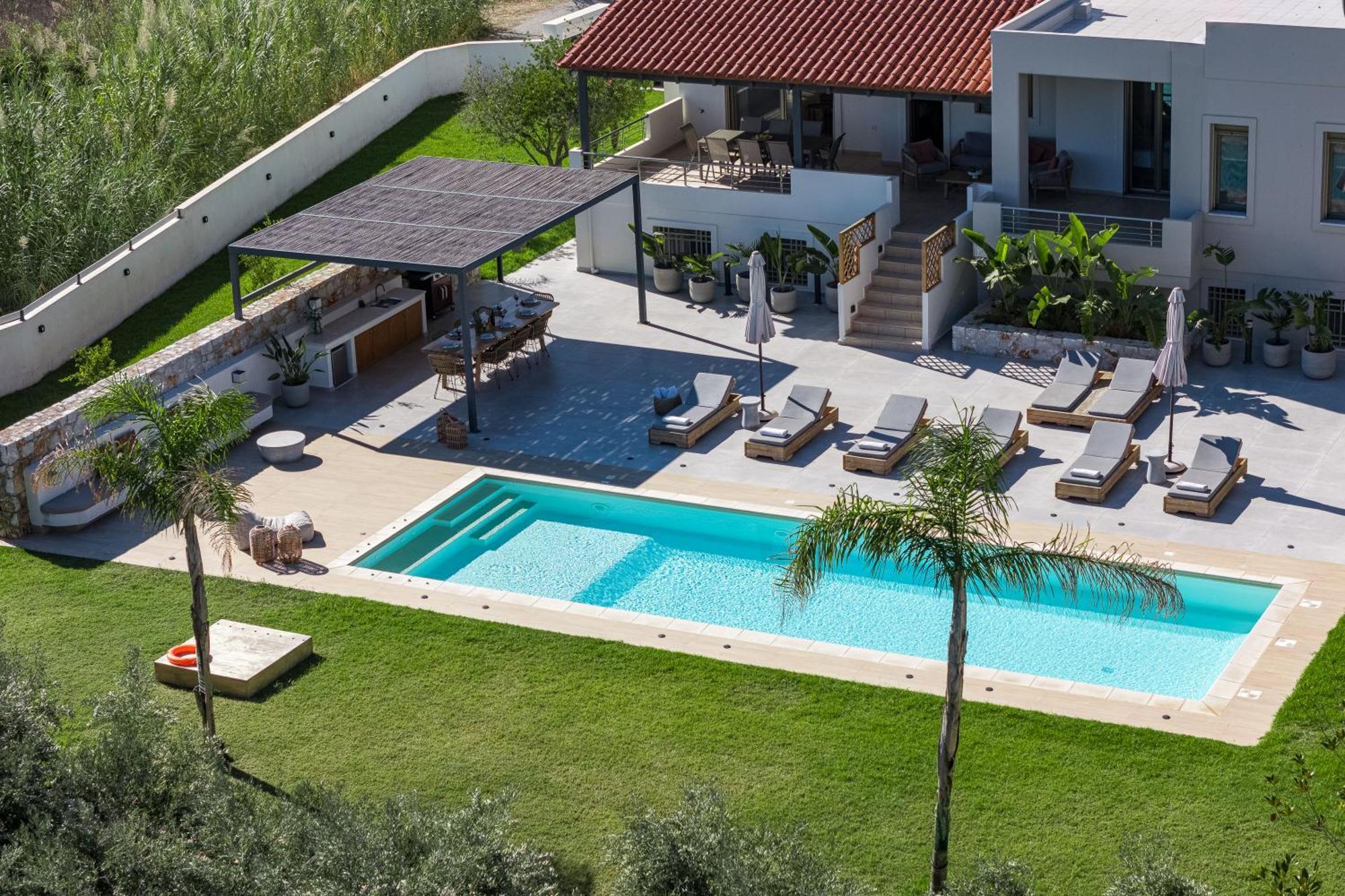 Villa Quiet Aviana,garden, Heated Pool,bbq,jacuzzi *