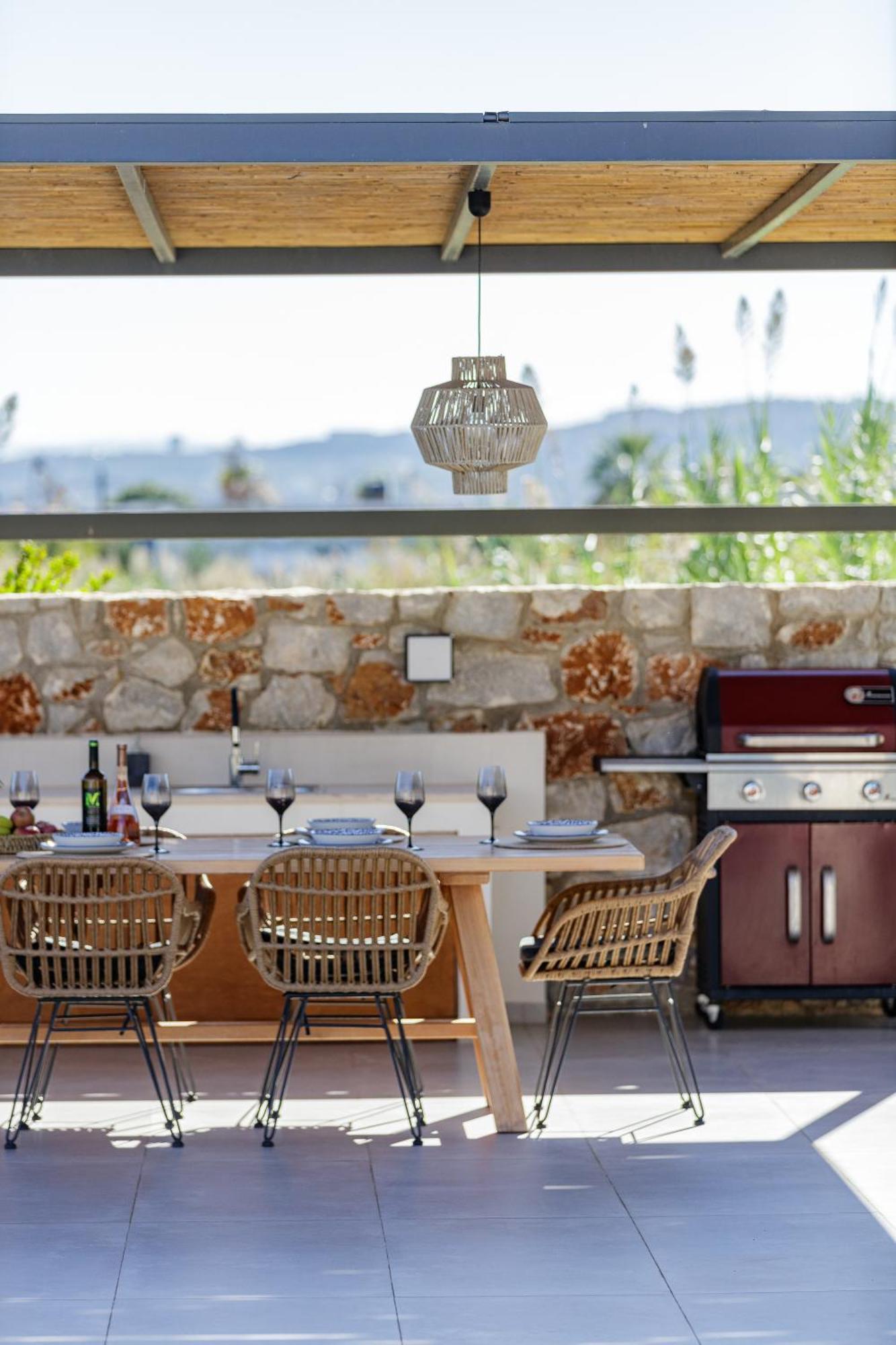 Villa Quiet Aviana,garden, Heated Pool,bbq,jacuzzi Gerani (Chania)