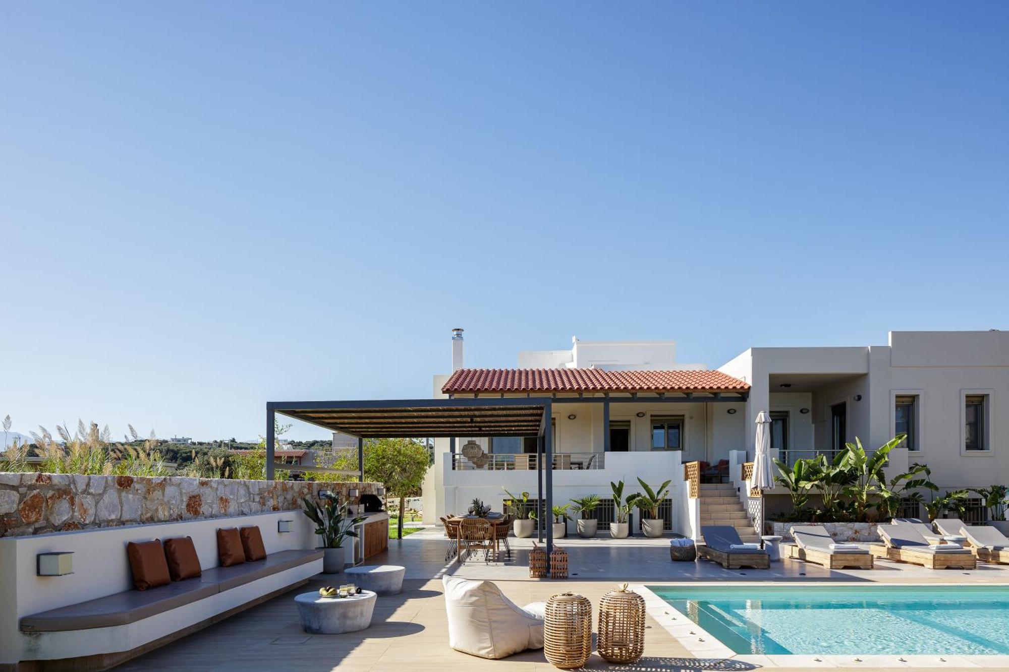 Villa Quiet Aviana,garden, Heated Pool,bbq,jacuzzi