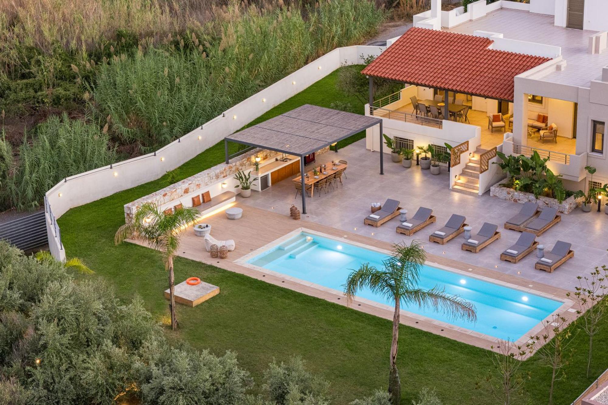 Villa Quiet Aviana,garden, Heated Pool,bbq,jacuzzi *