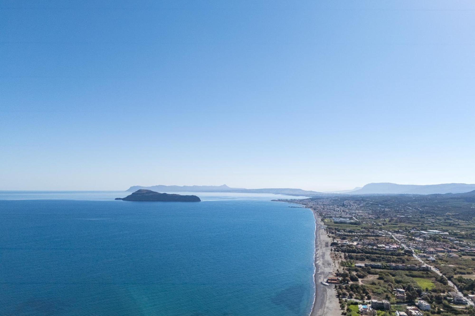Villa Quiet Aviana,garden, Heated Pool,bbq,jacuzzi