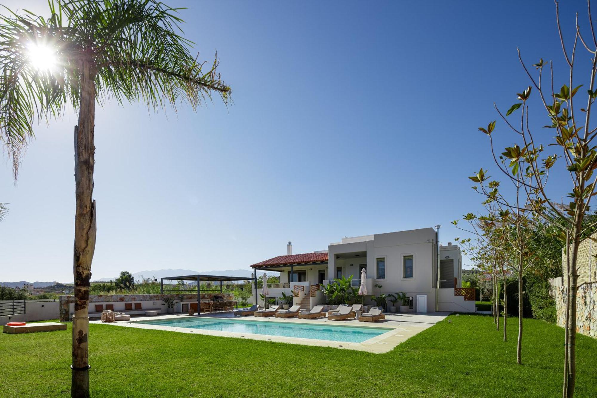 Villa Quiet Aviana,garden, Heated Pool,bbq,jacuzzi *