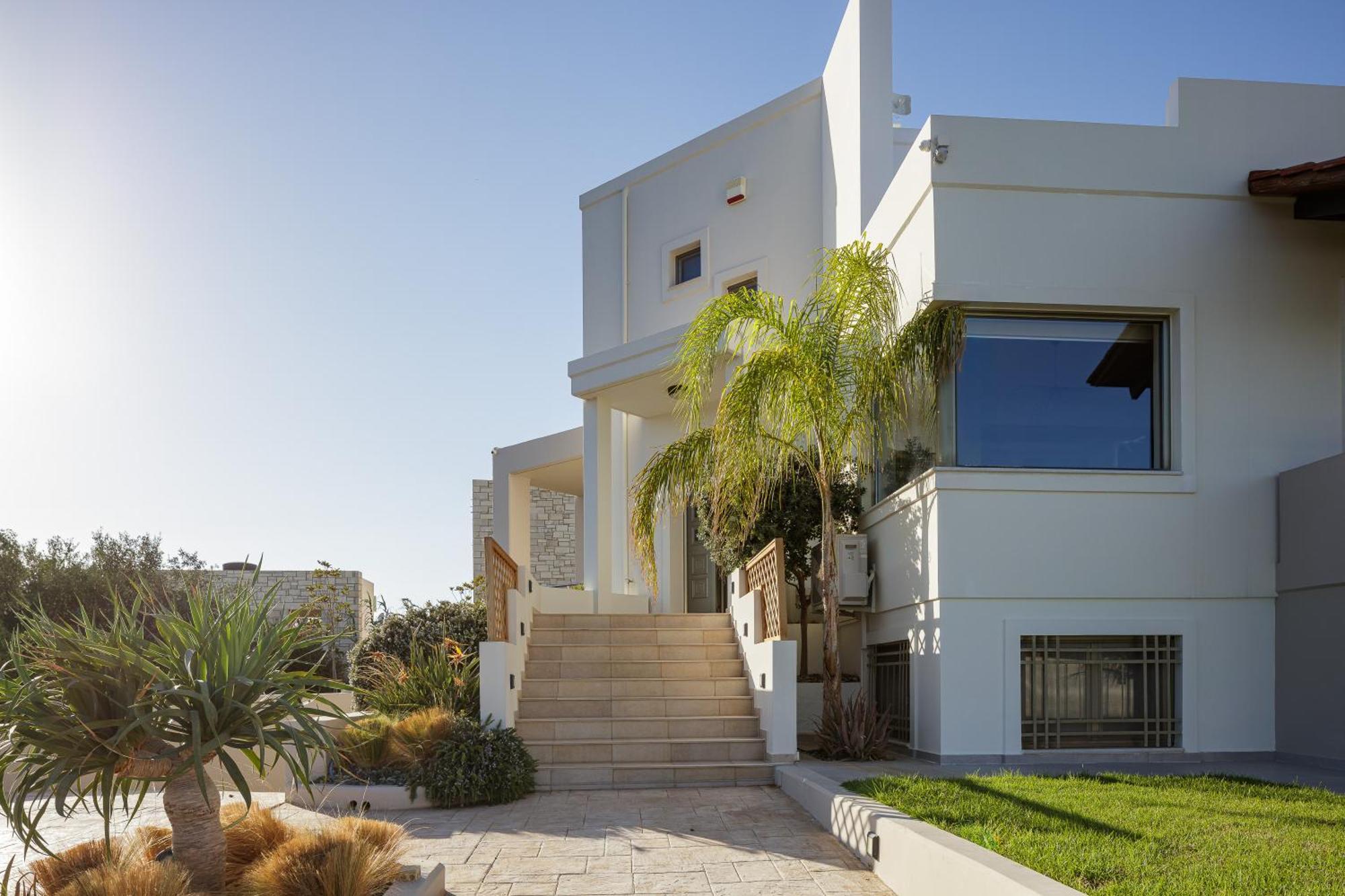 Villa Quiet Aviana,garden, Heated Pool,bbq,jacuzzi *