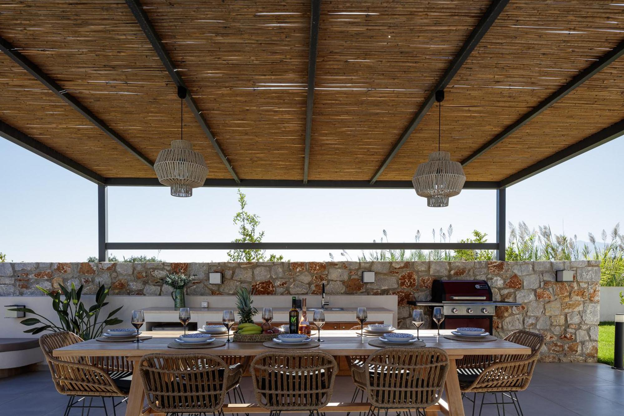 Quiet Aviana,garden, Heated Pool,bbq,jacuzzi Gerani (Chania)
