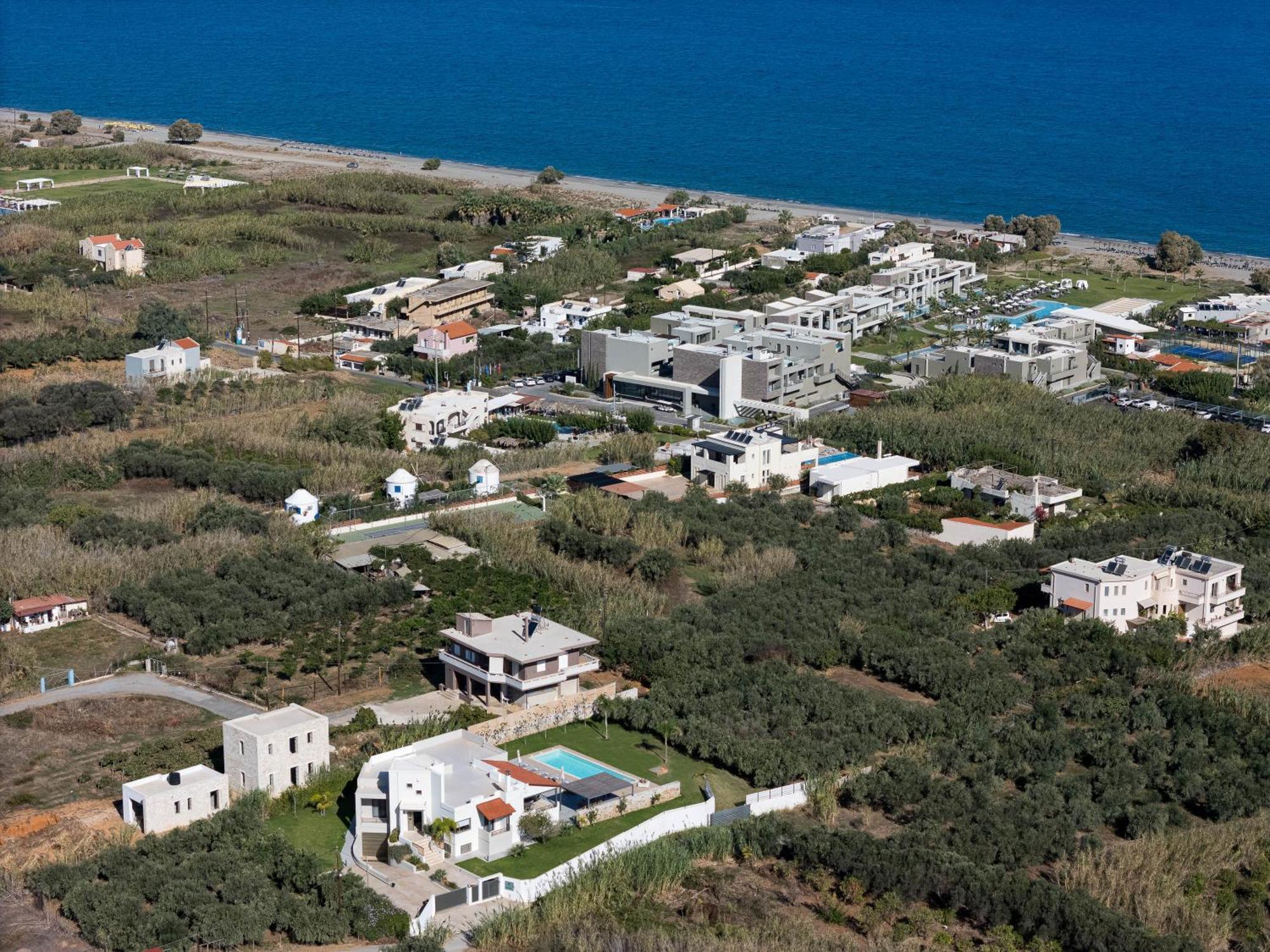 Quiet Aviana,garden, Heated Pool,bbq,jacuzzi Gerani (Chania)