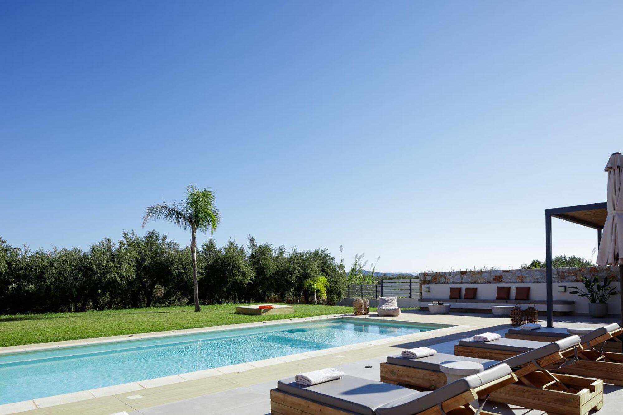 Quiet Aviana,garden, Heated Pool,bbq,jacuzzi