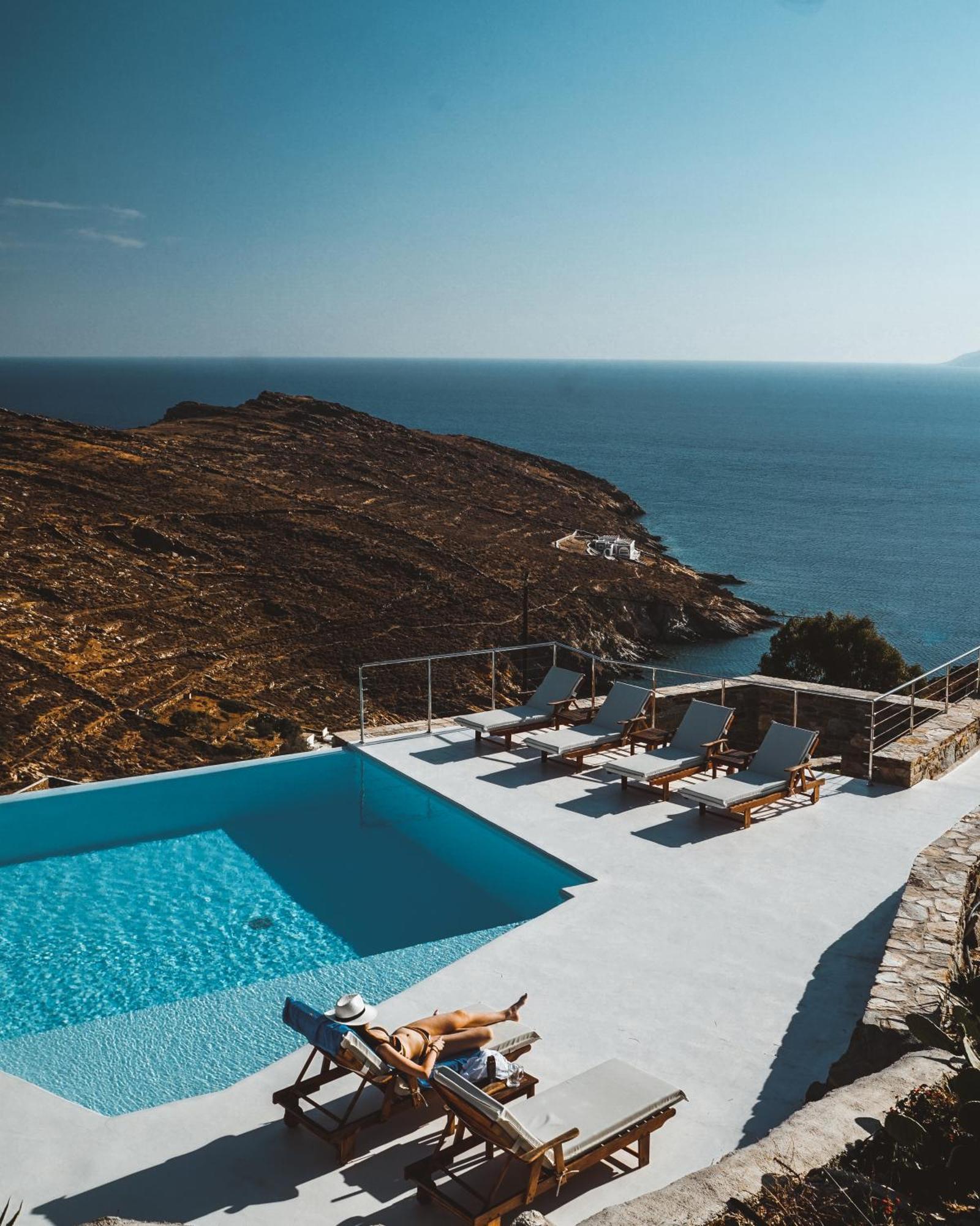 Villa On The Rocks