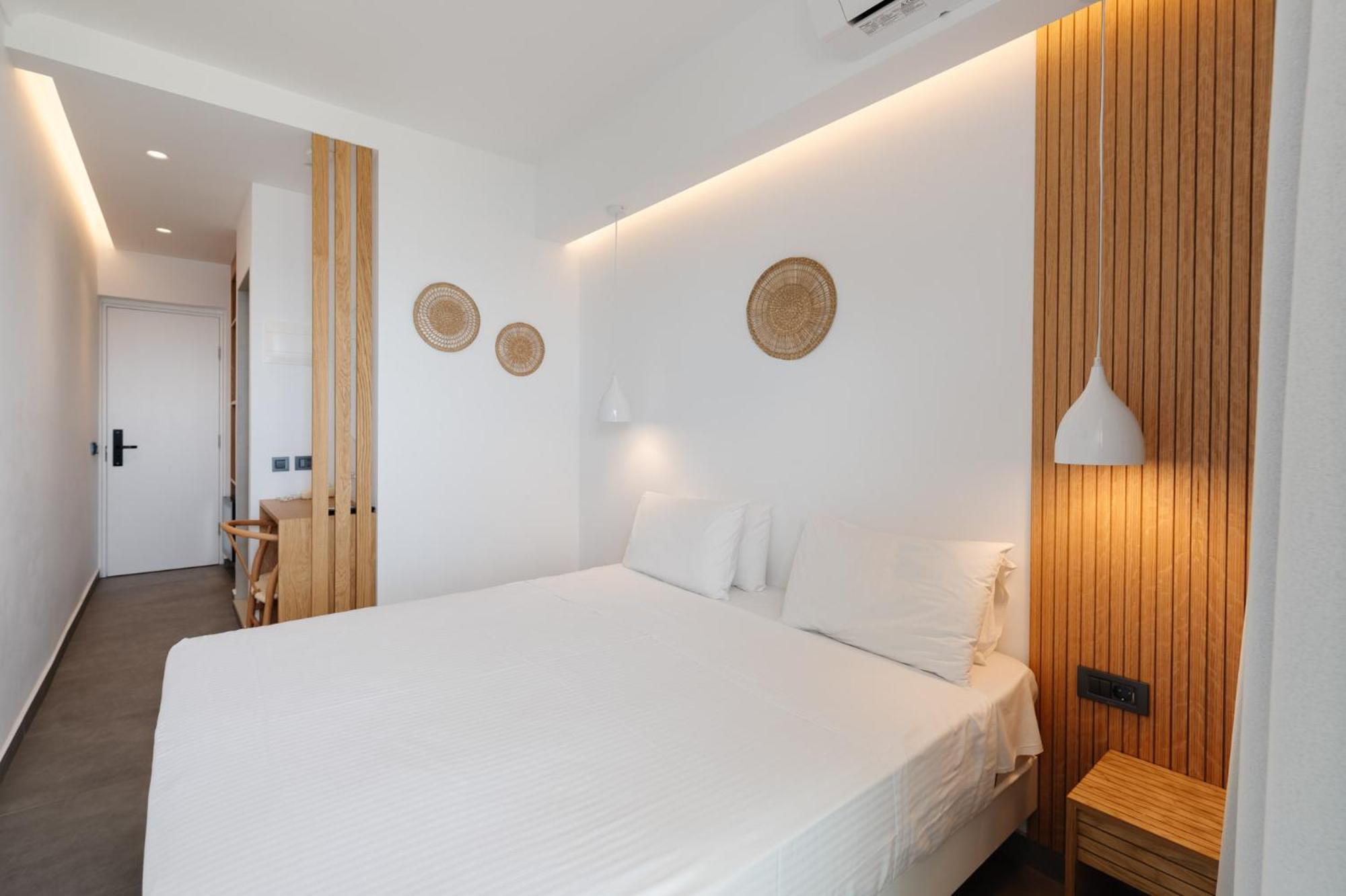 Pontikonisi & Hotel 3*