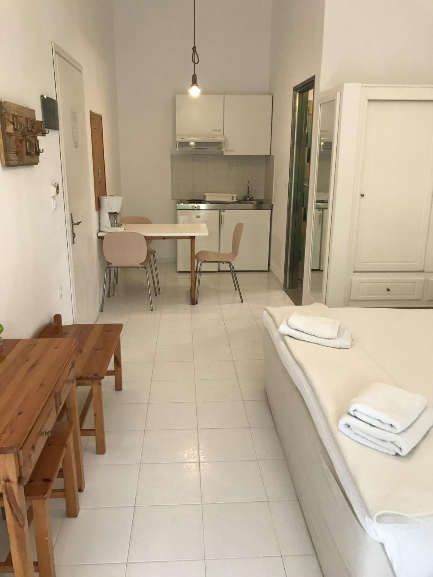 Aparthotel Manolis' House 2*