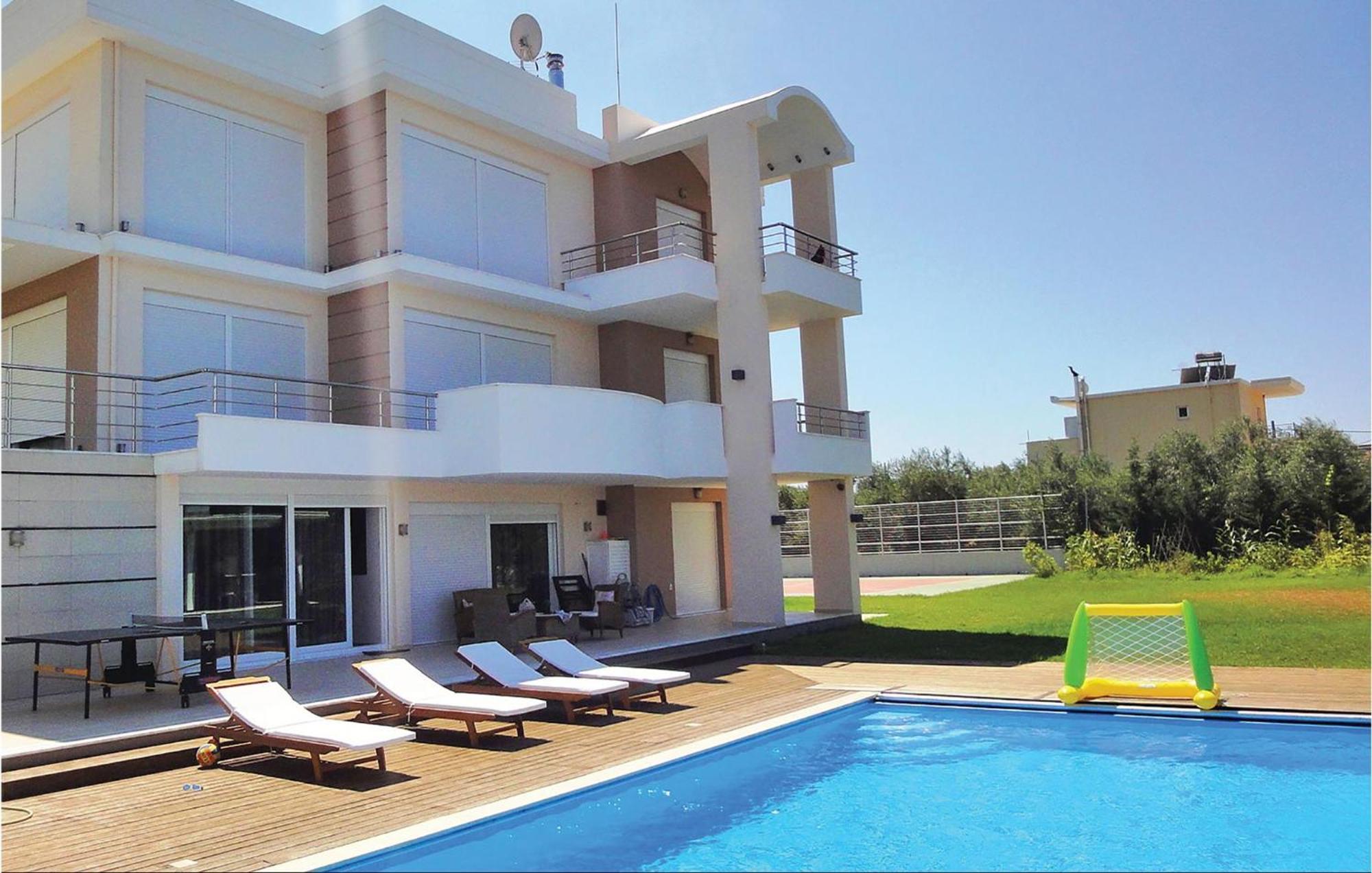 Holiday home Lovely Home In Preveza With Outdoor Swimming Pool