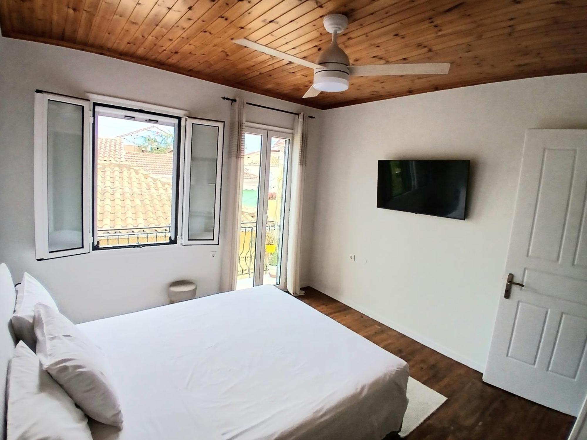 Hellenes House Lefkada City