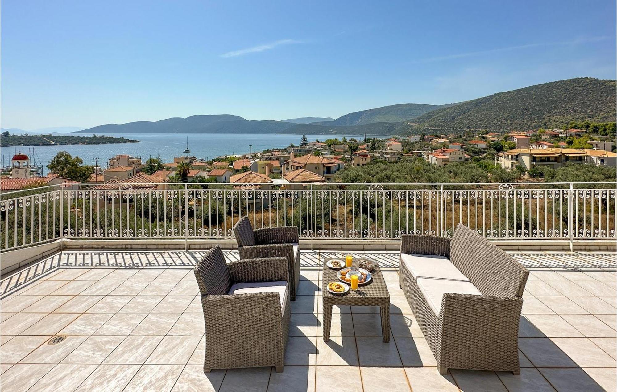 Apartment In Korfos, Korinthos With Wifi