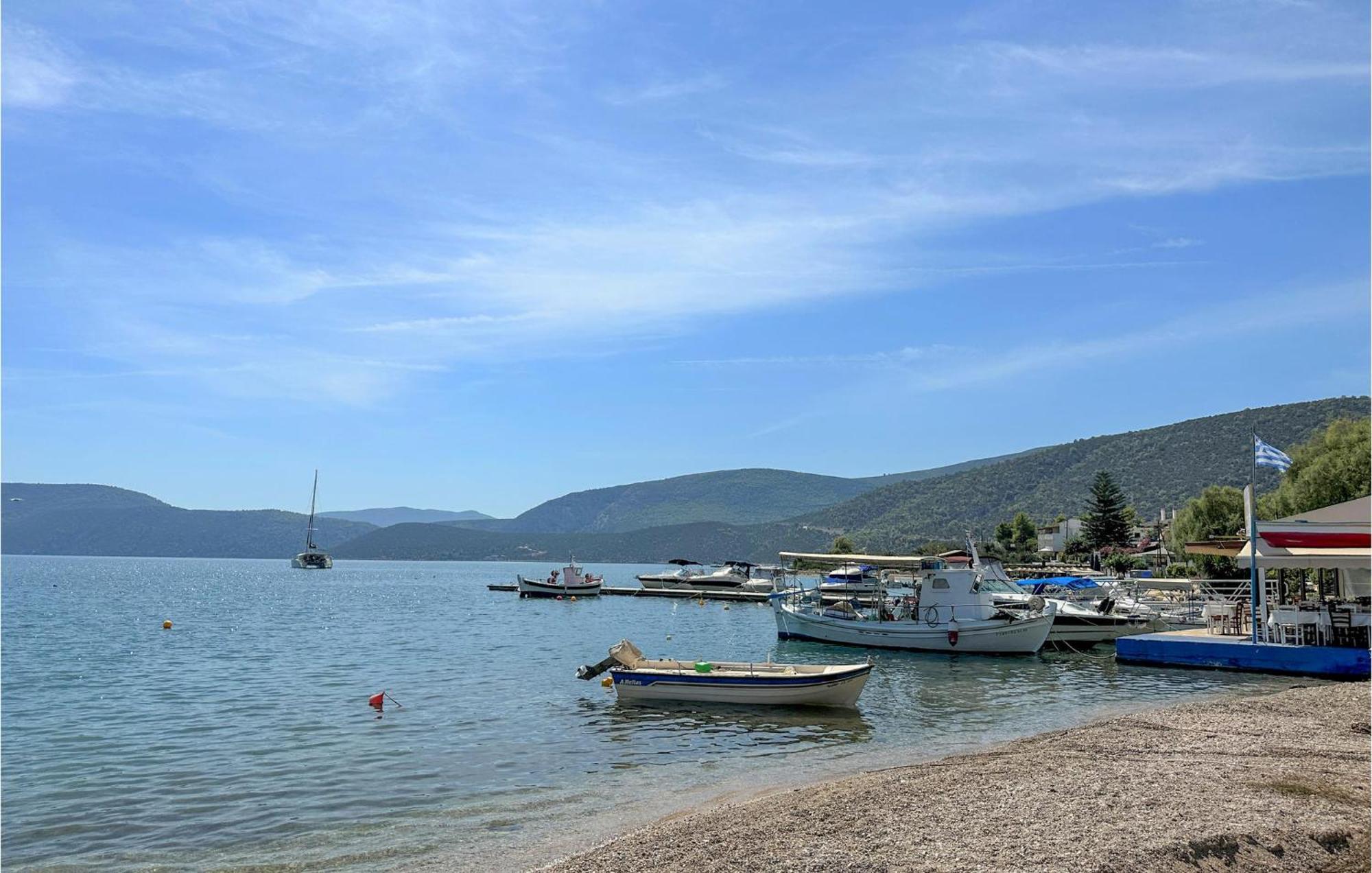Apartment In Korfos, Korinthos With Wifi *