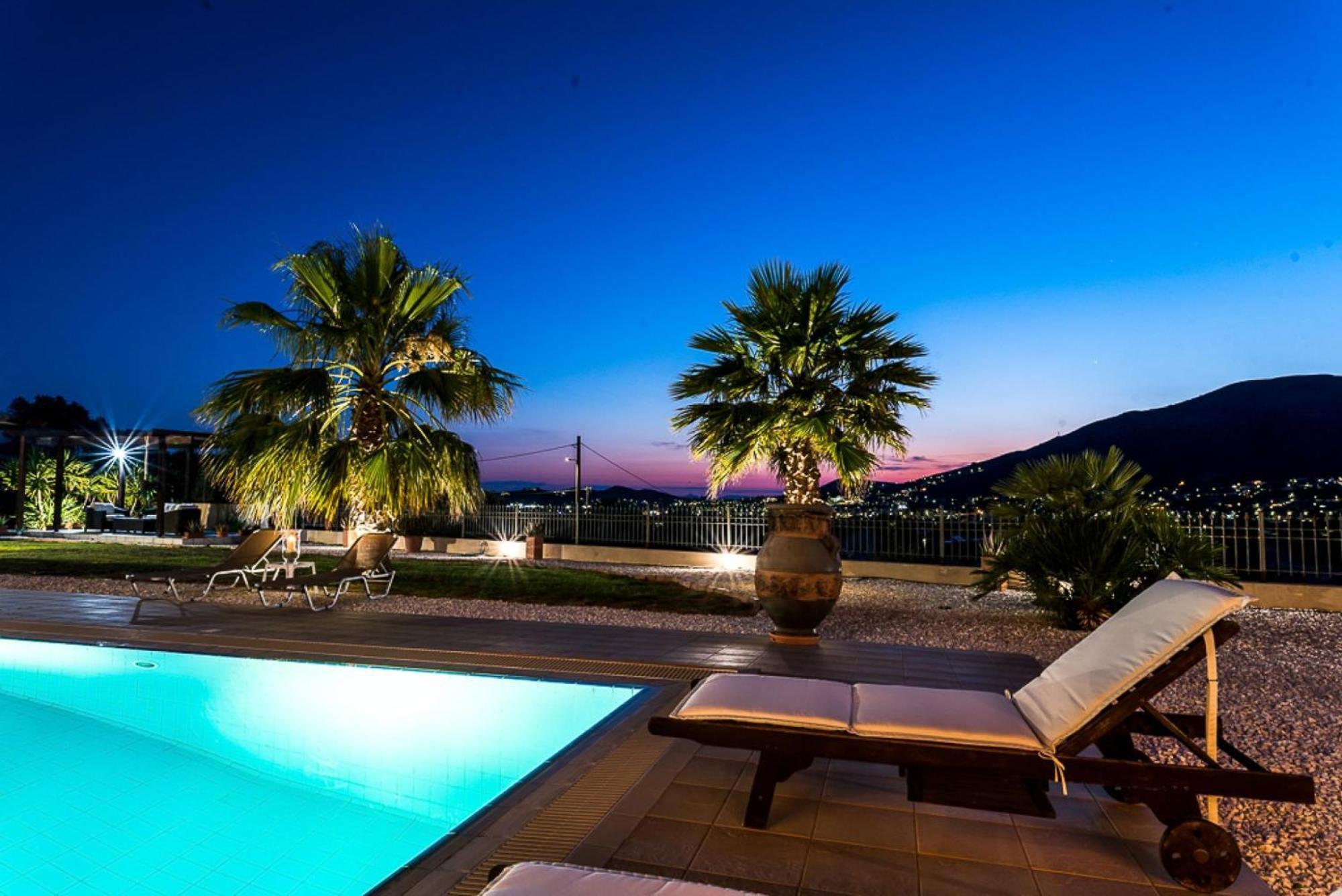 Villa East Coast Mansion Palaia Fokaia