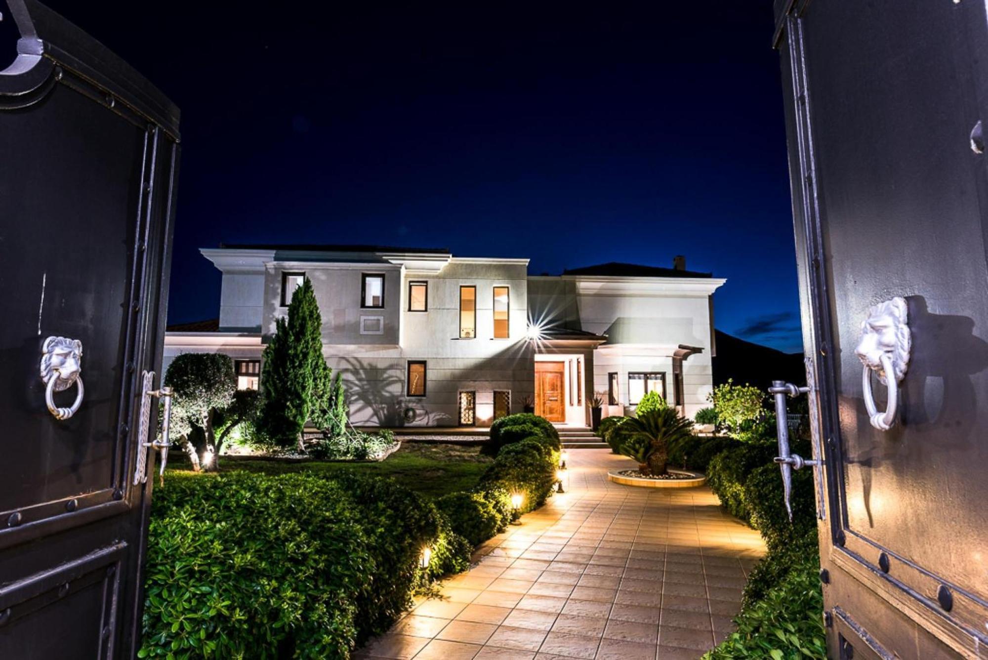 East Coast Mansion * Palaia Fokaia