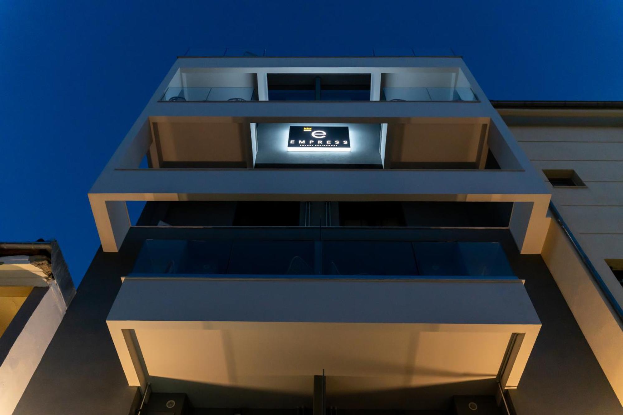Empress Luxury Residences Aparthotel Volos