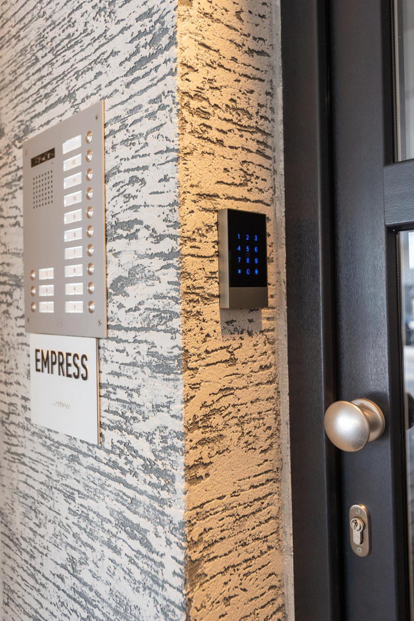 Empress Luxury Residences 3* Volos