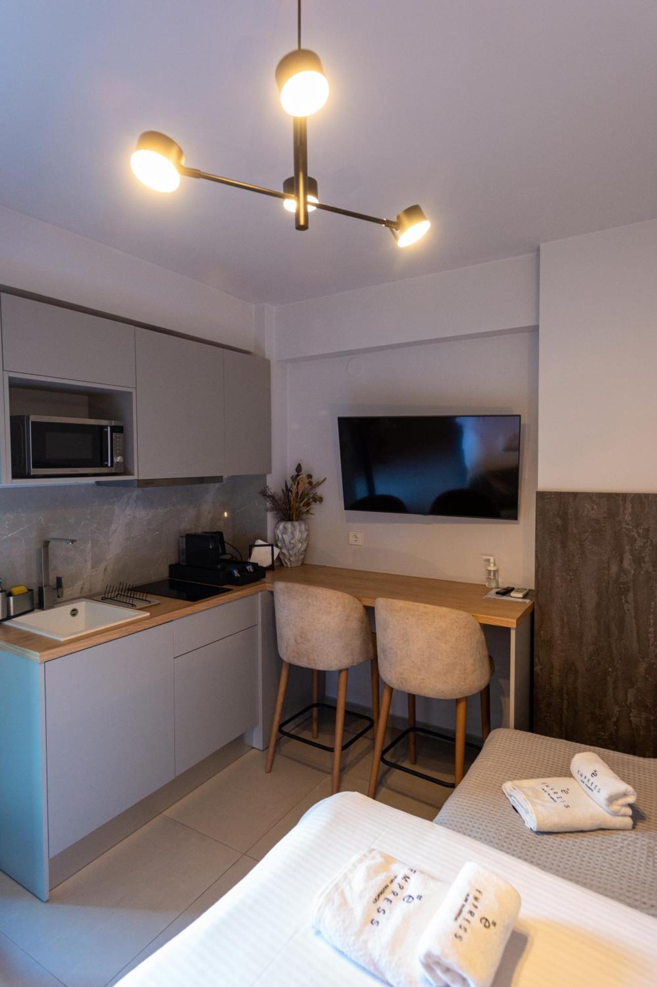 Aparthotel Empress Luxury Residences 3*