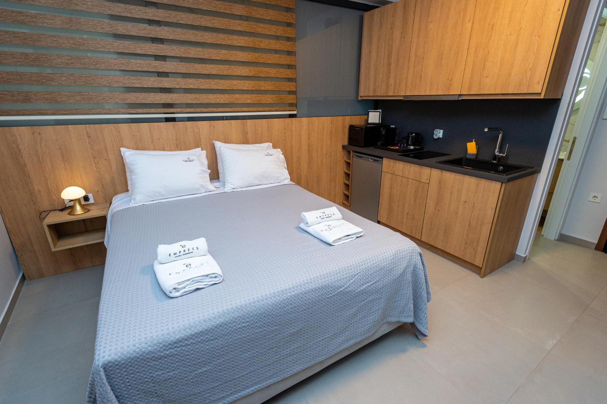 Empress Luxury Residences 3* Volos