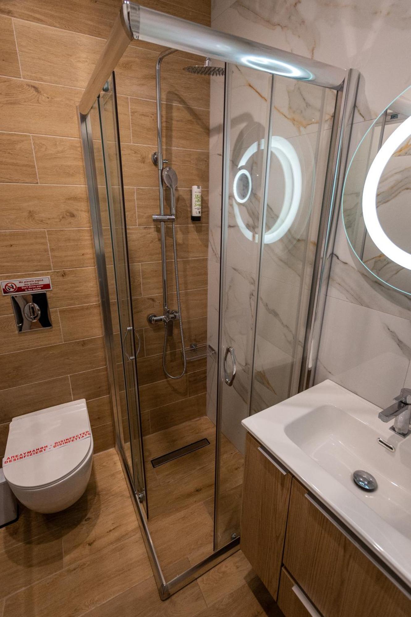 Empress Luxury Residences 3* Volos