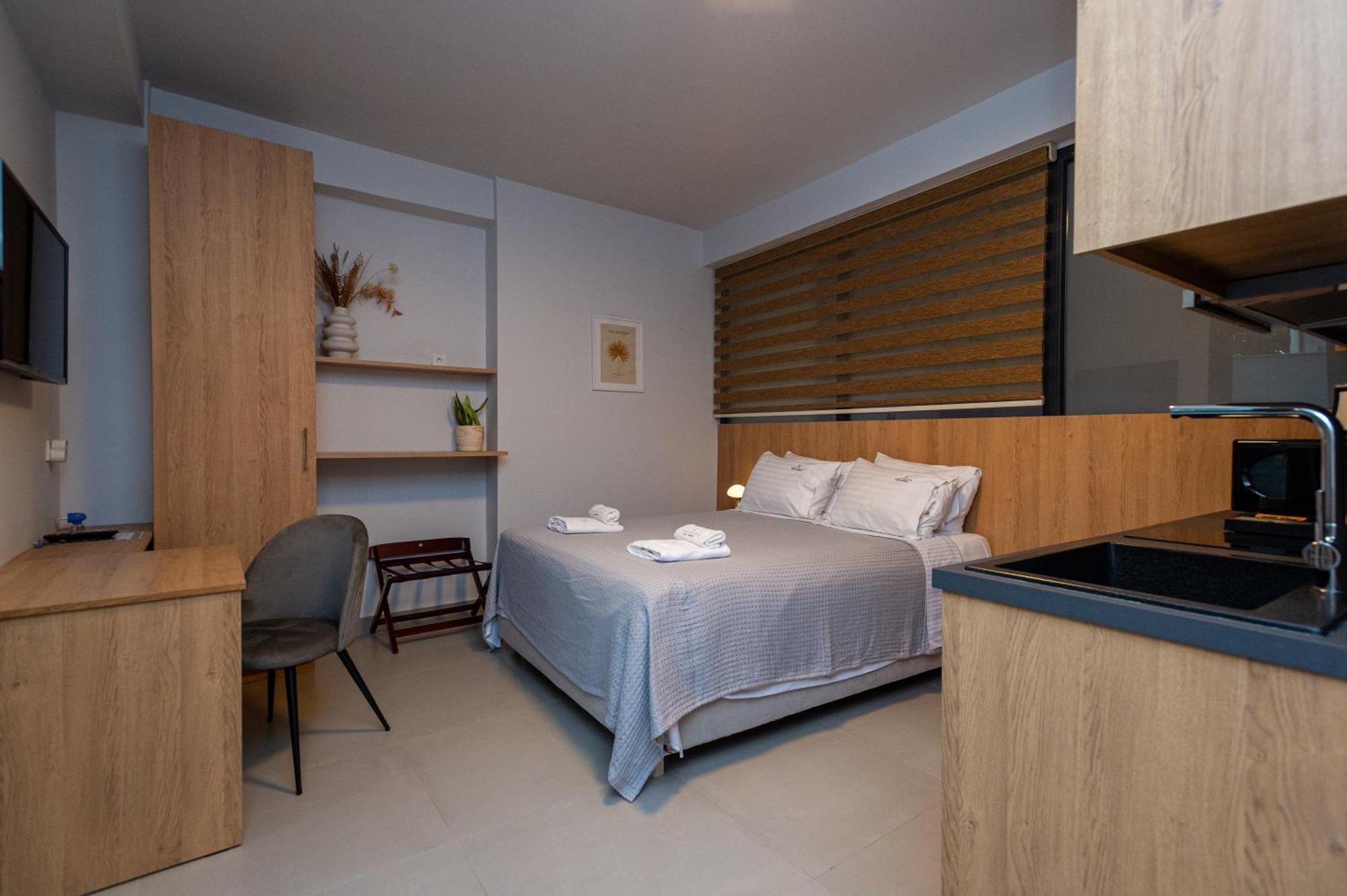 Empress Luxury Residences Aparthotel