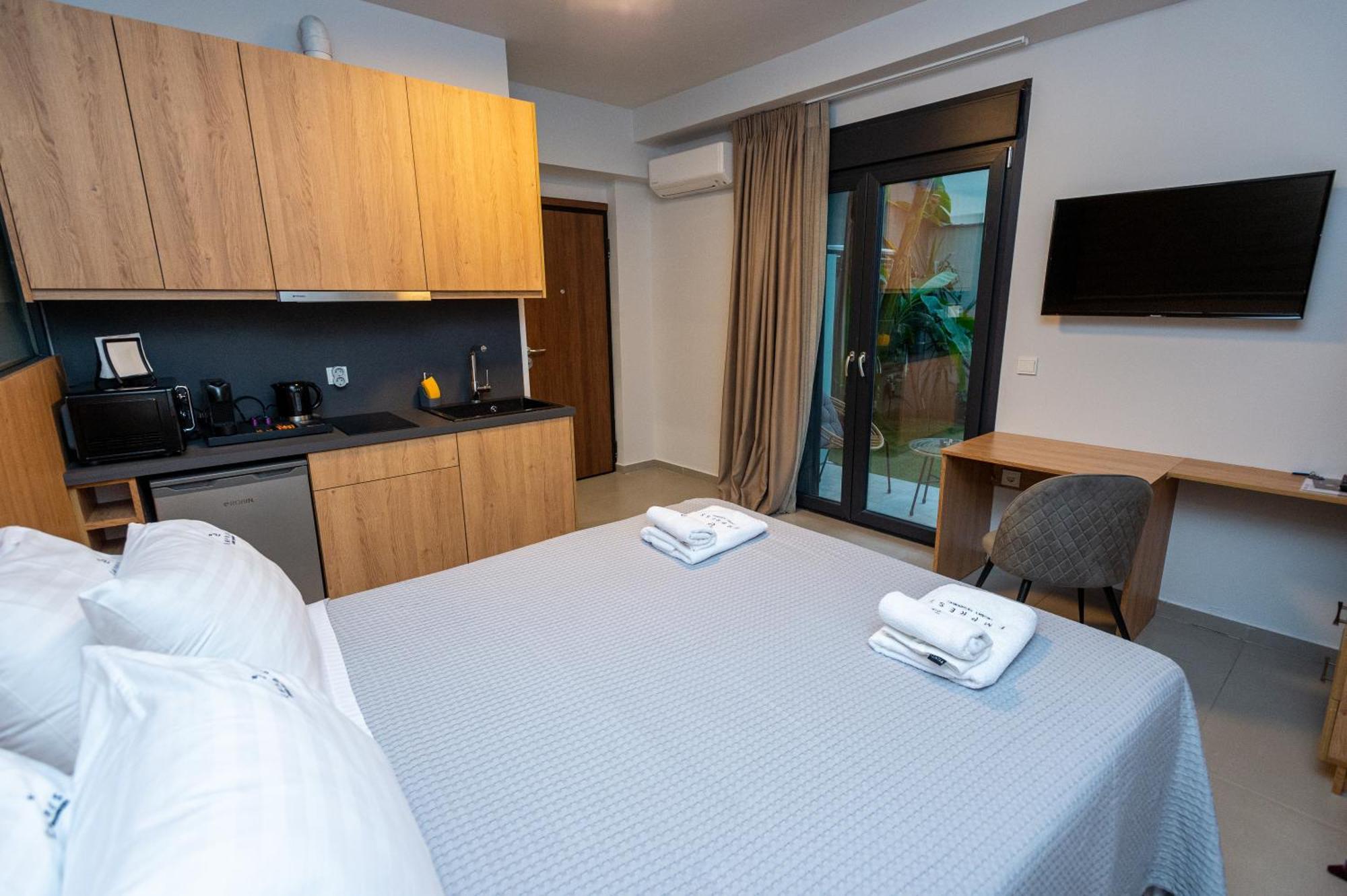 Empress Luxury Residences 3*